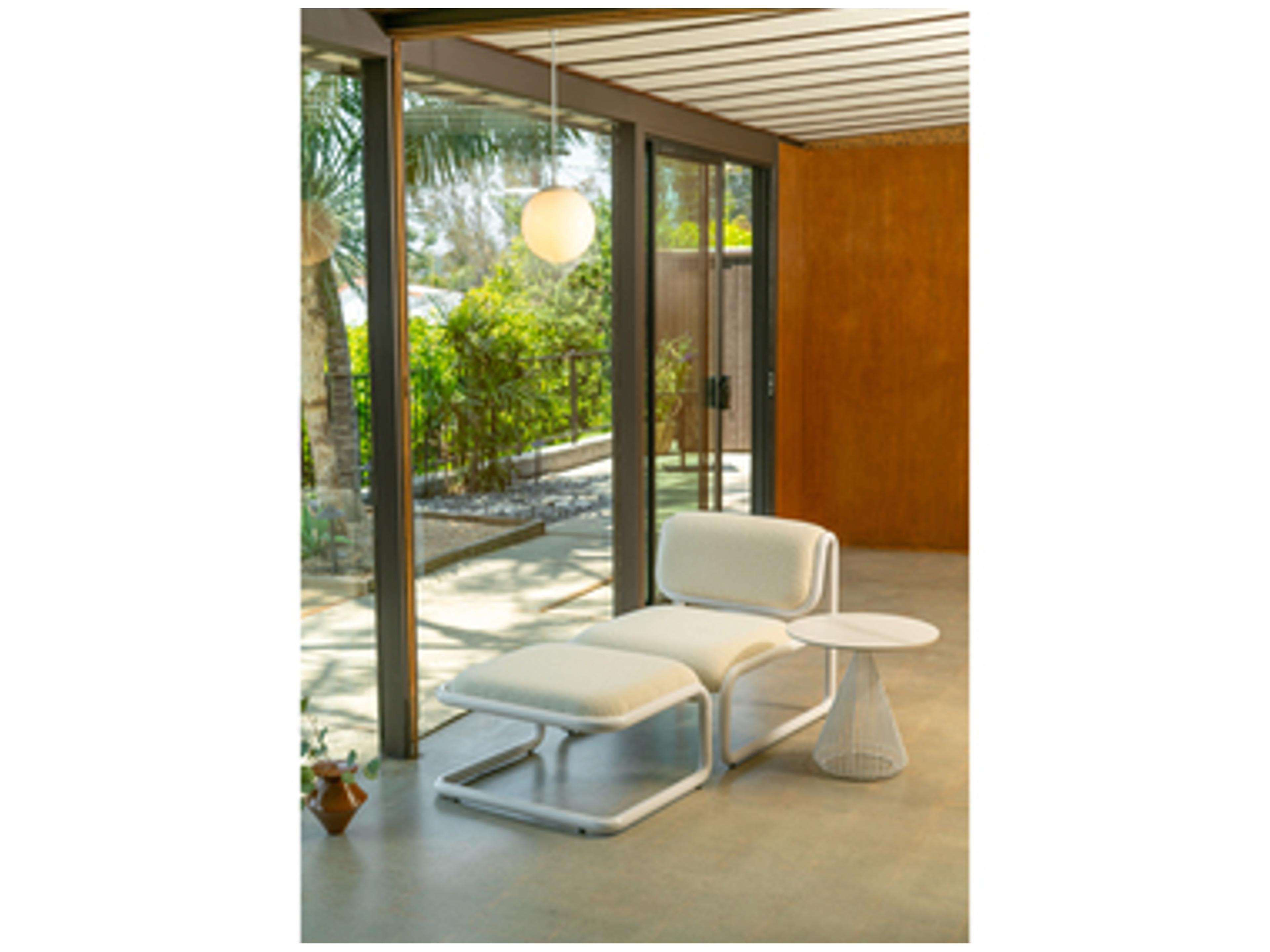 Bend Goods Outdoor Cono Galvanized Iron White 12.5" Round Table Tray