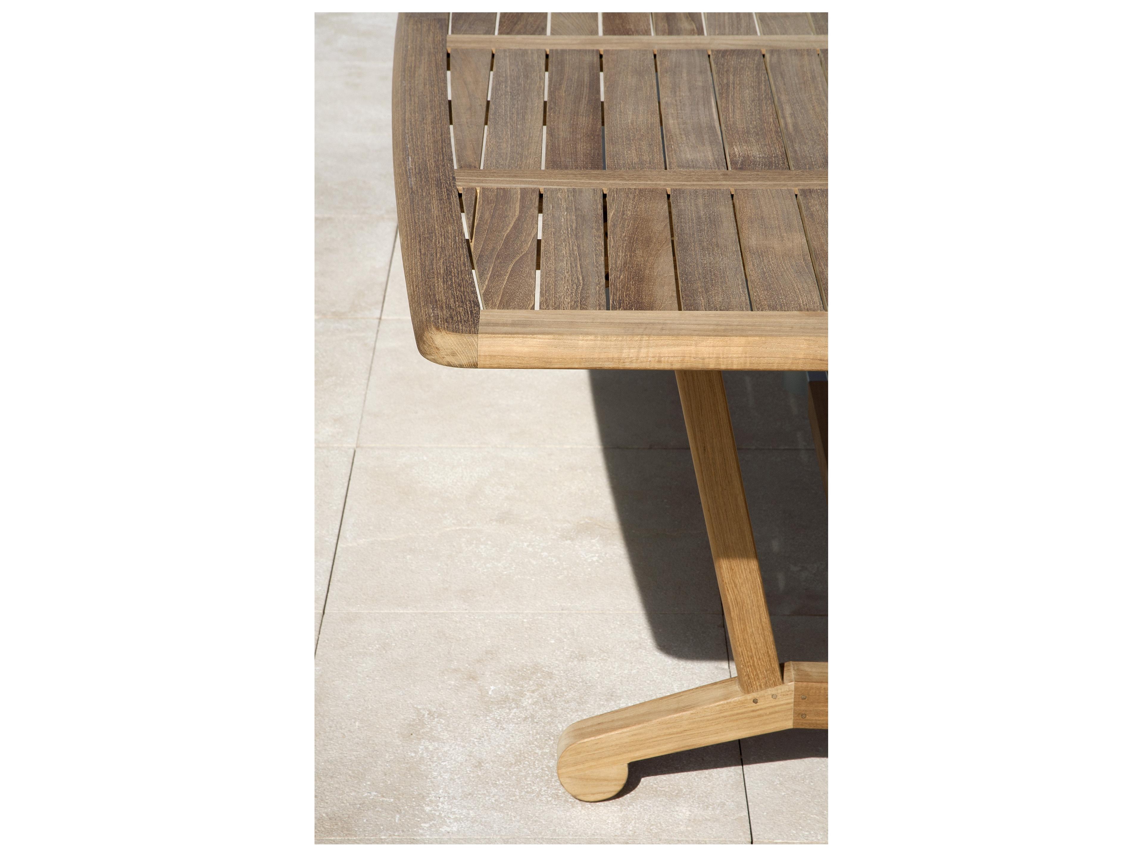 Barlow Tyrie Chesapeake Dining Table - Natural Teak