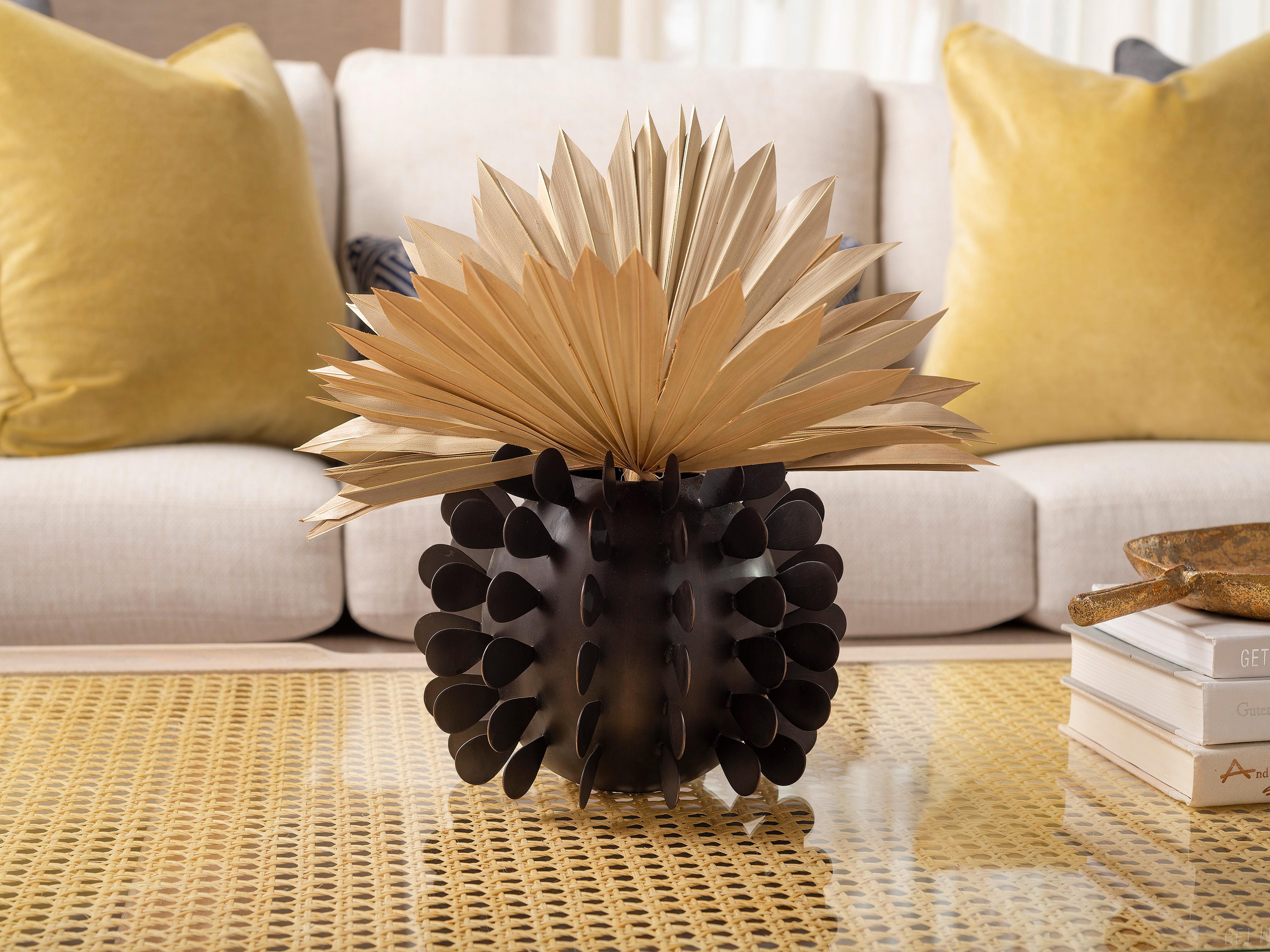 Villa & House Andorra Black Vase