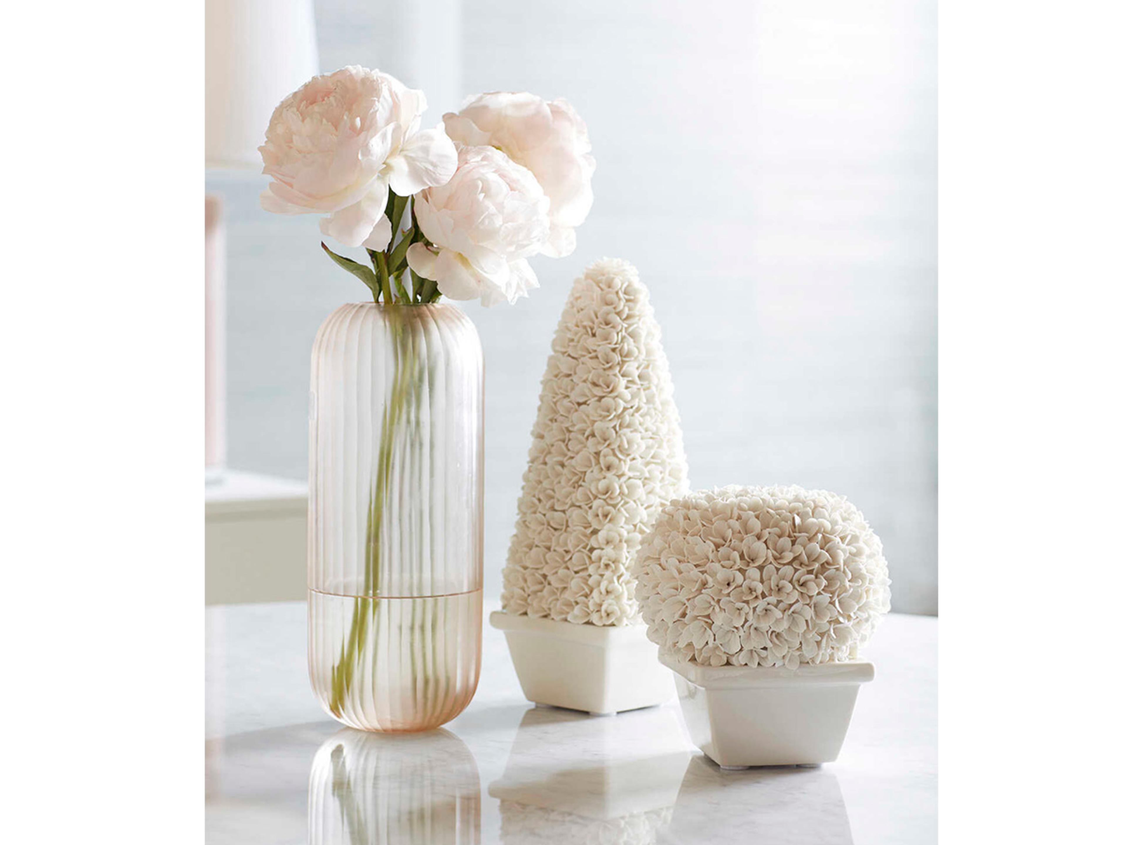 Villa & House Boston Round Boxwood Topiary