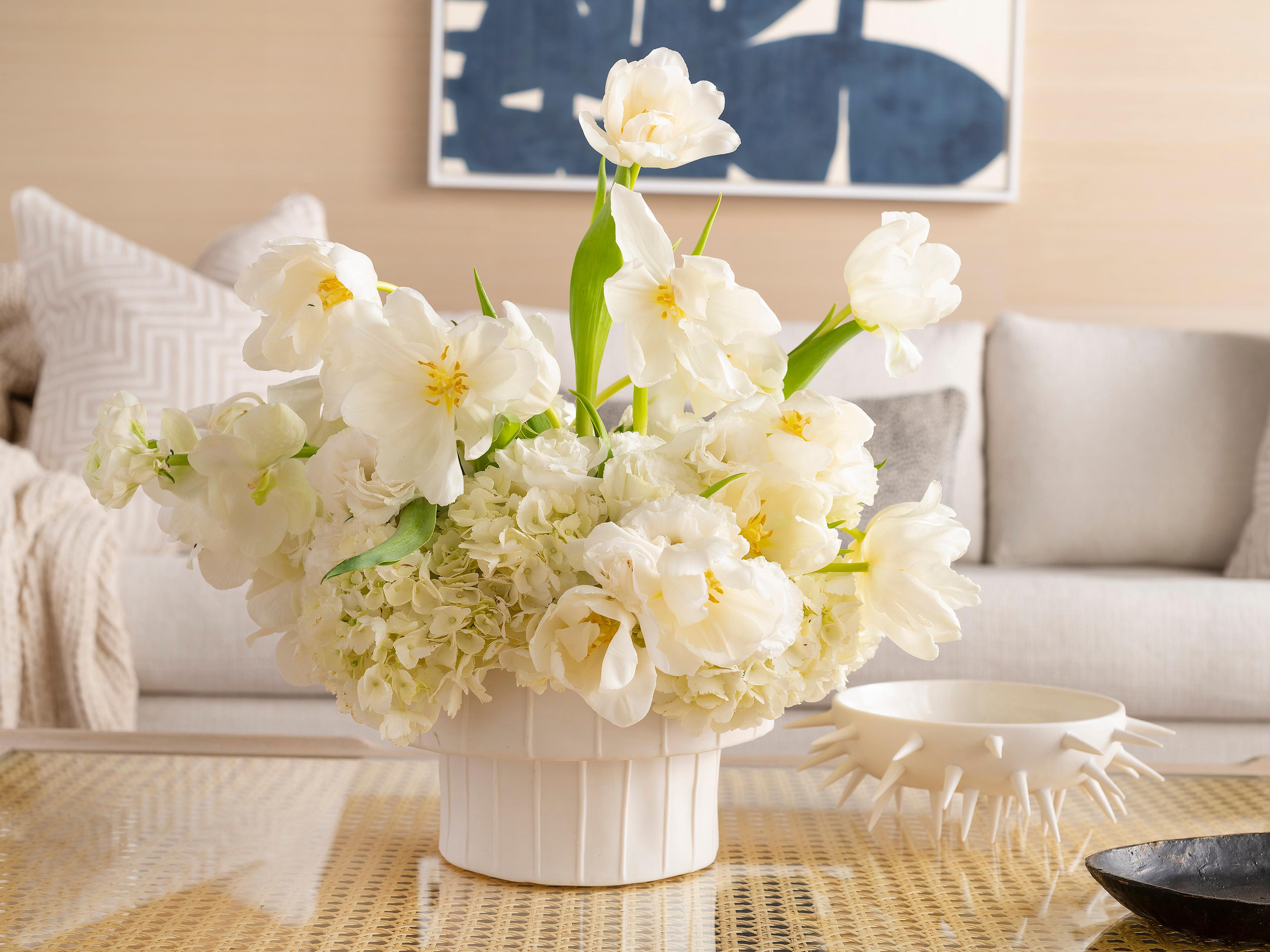 Villa & House Girasol Blanc de Chine 10" Vase