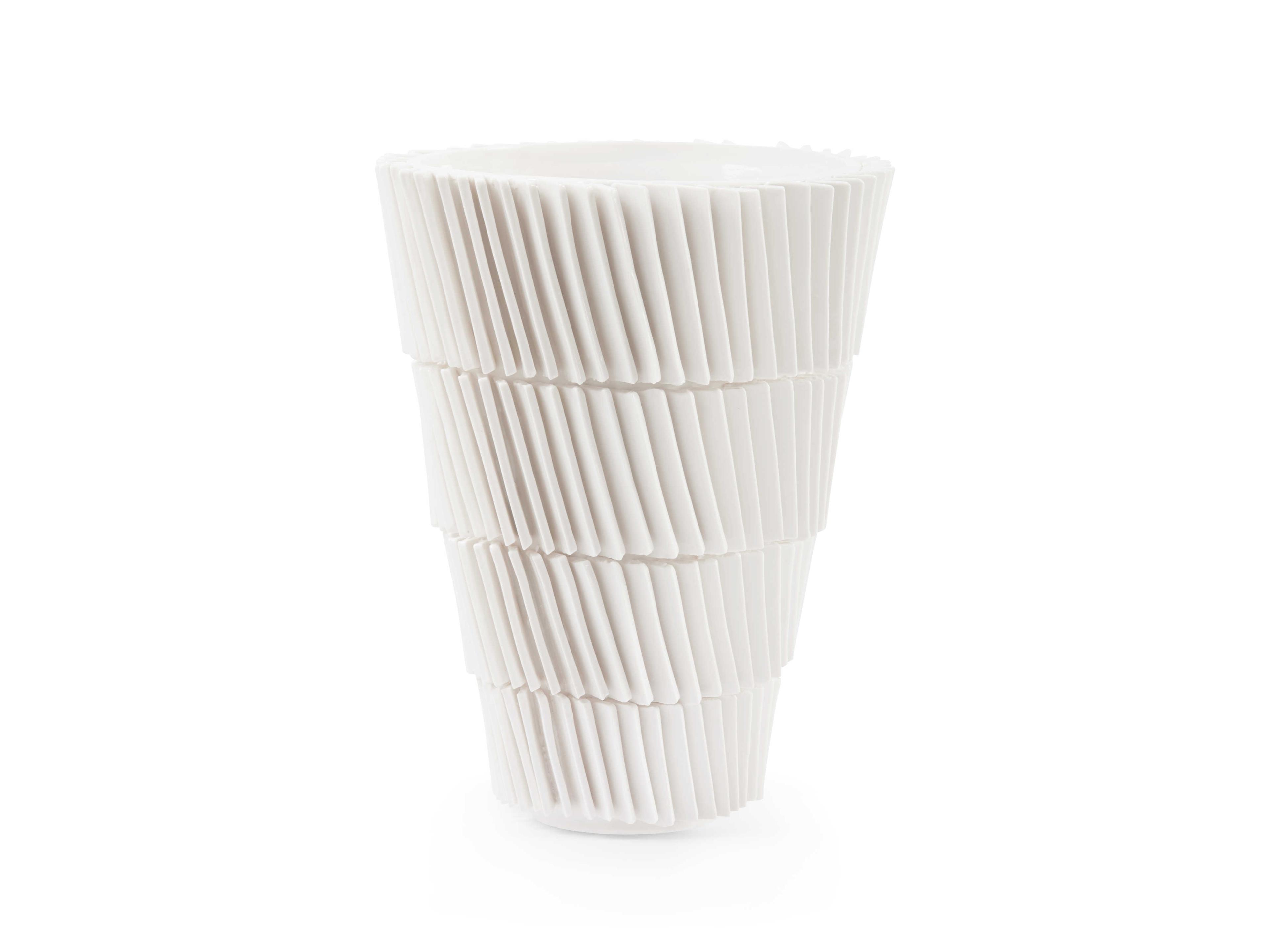 Blanc de Chine Vega Vase