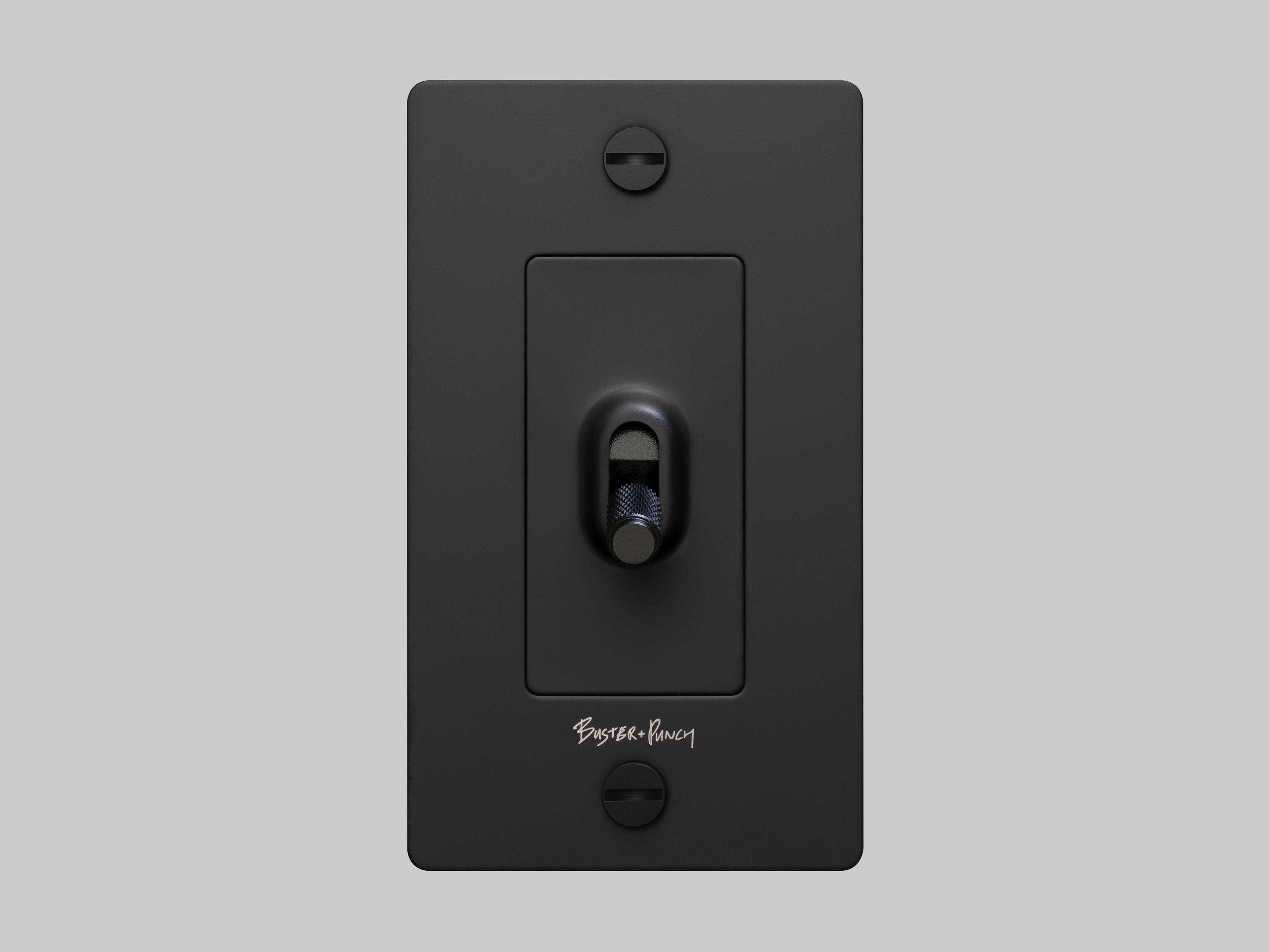 Buster + Punch 1G Black Cross Toggle