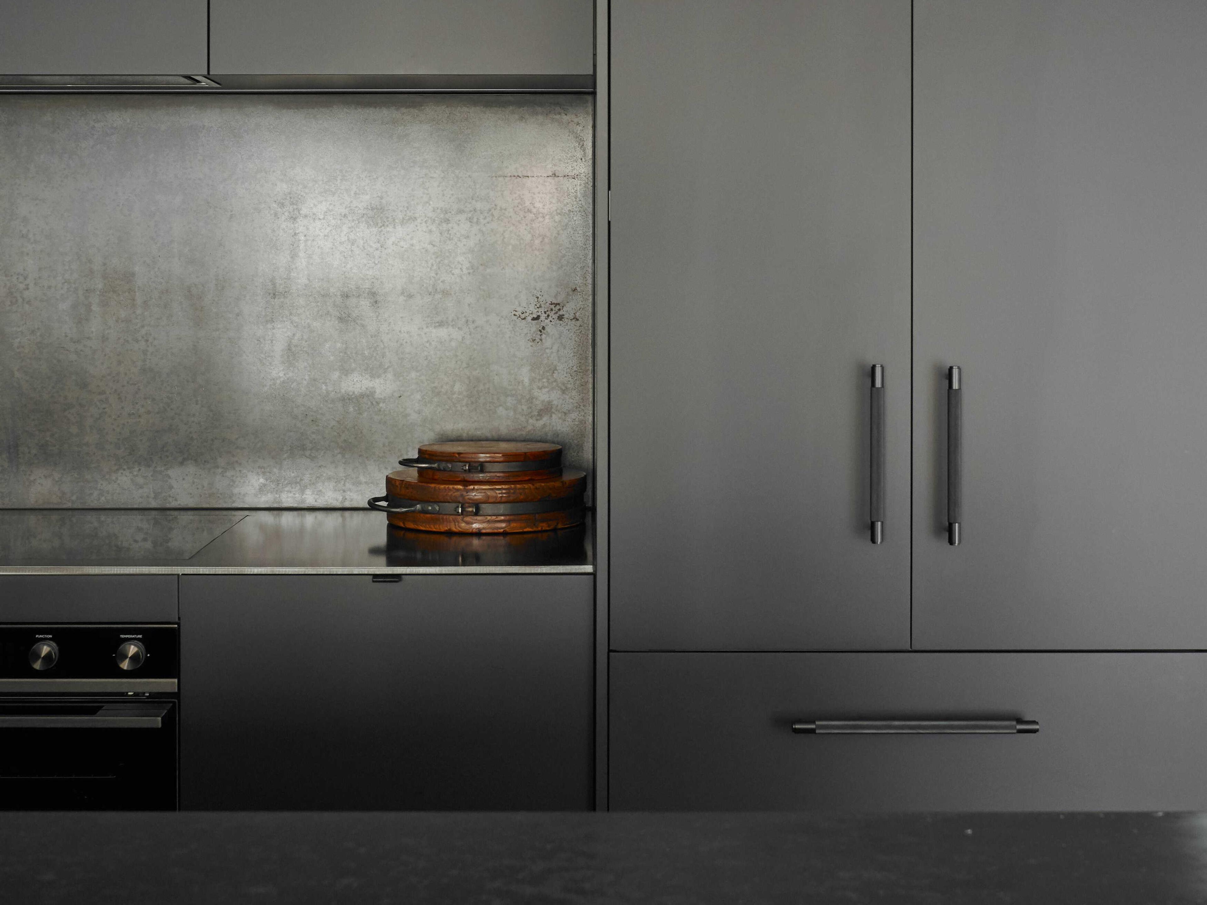 Buster + Punch Smoked Bronze Cross Pull Bar