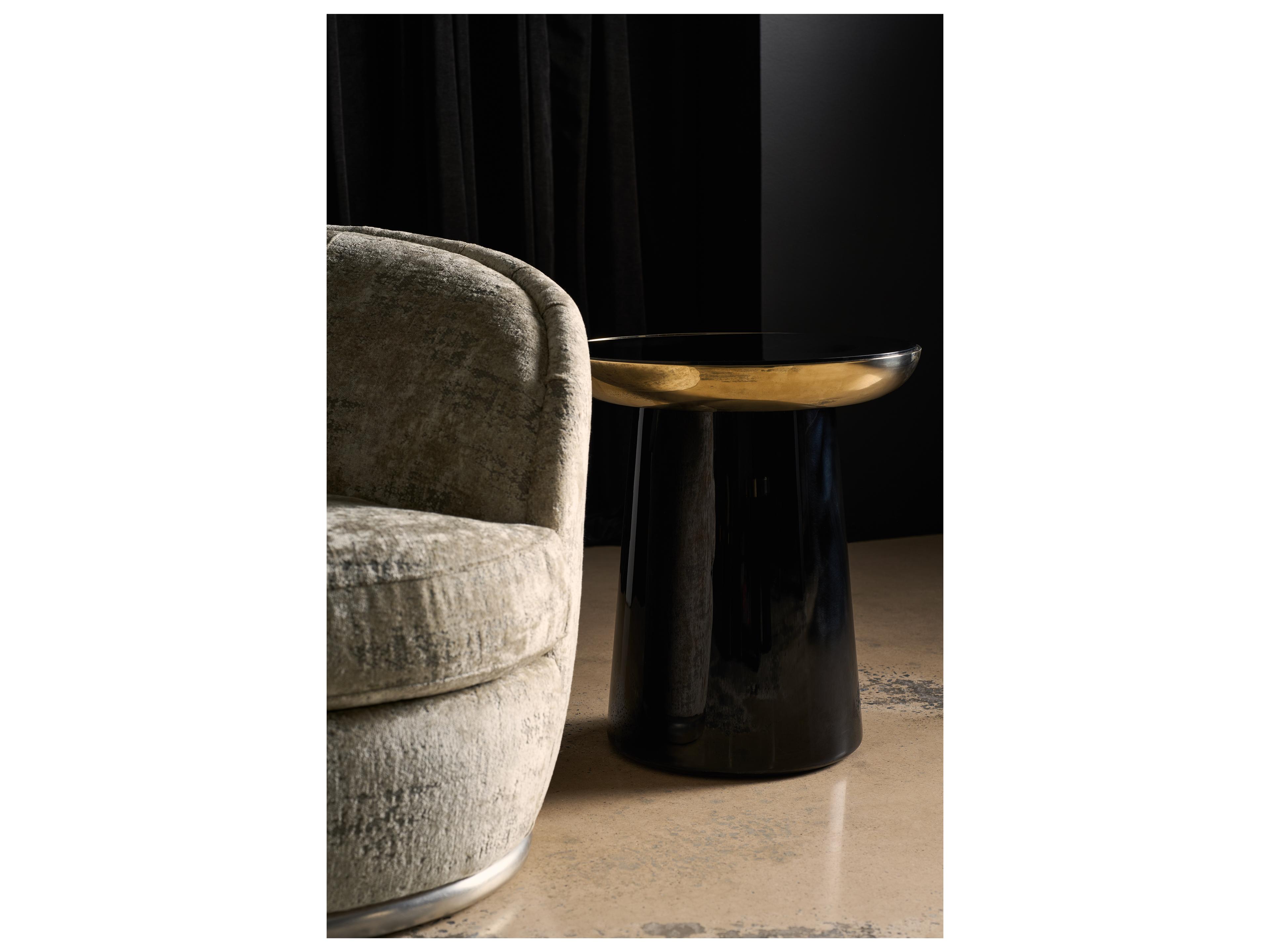 Caracole Signature Debut Umbra Round Wood End Table