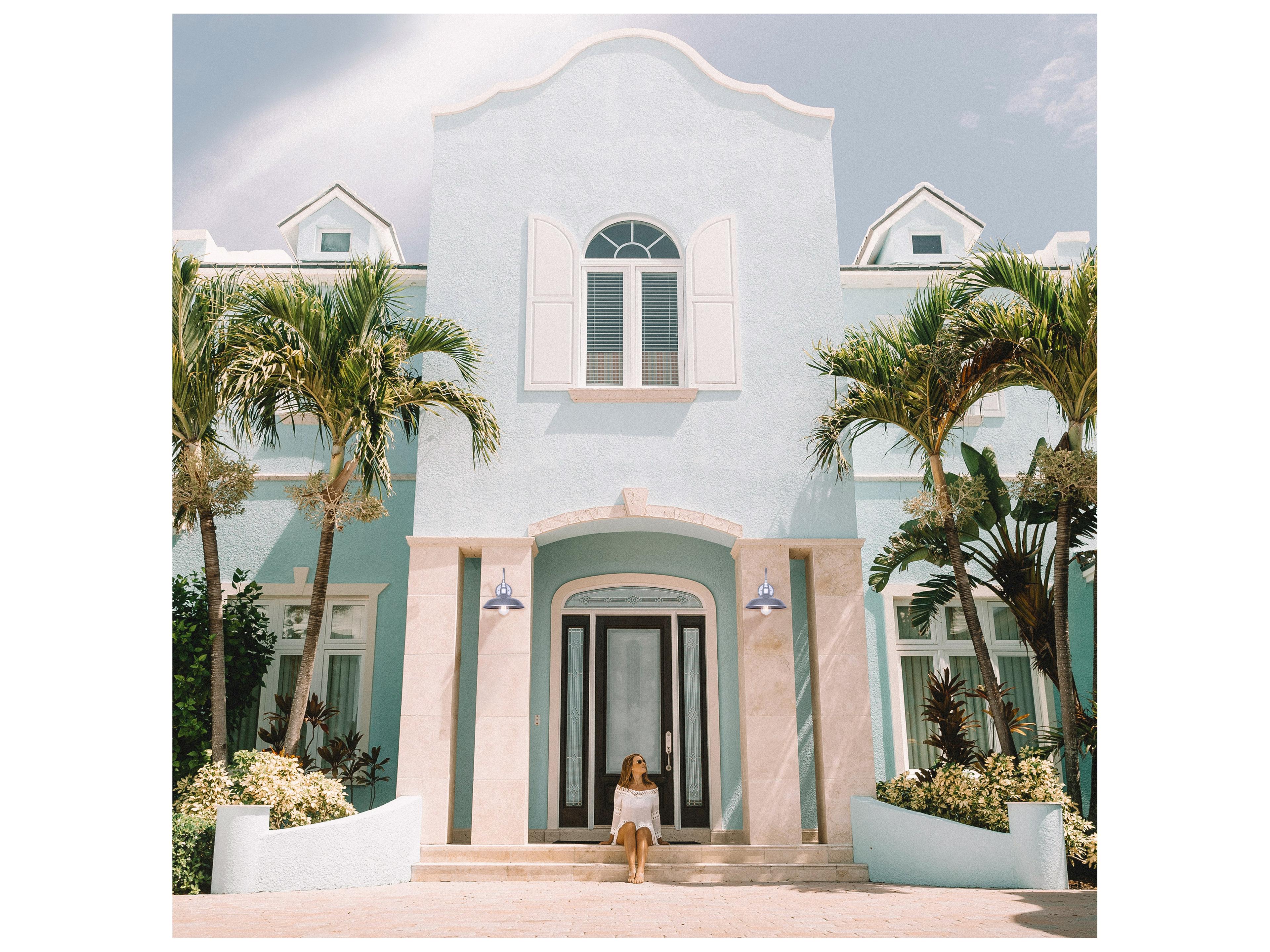 Canarm Desi 1 -light Outdoor Wall Light