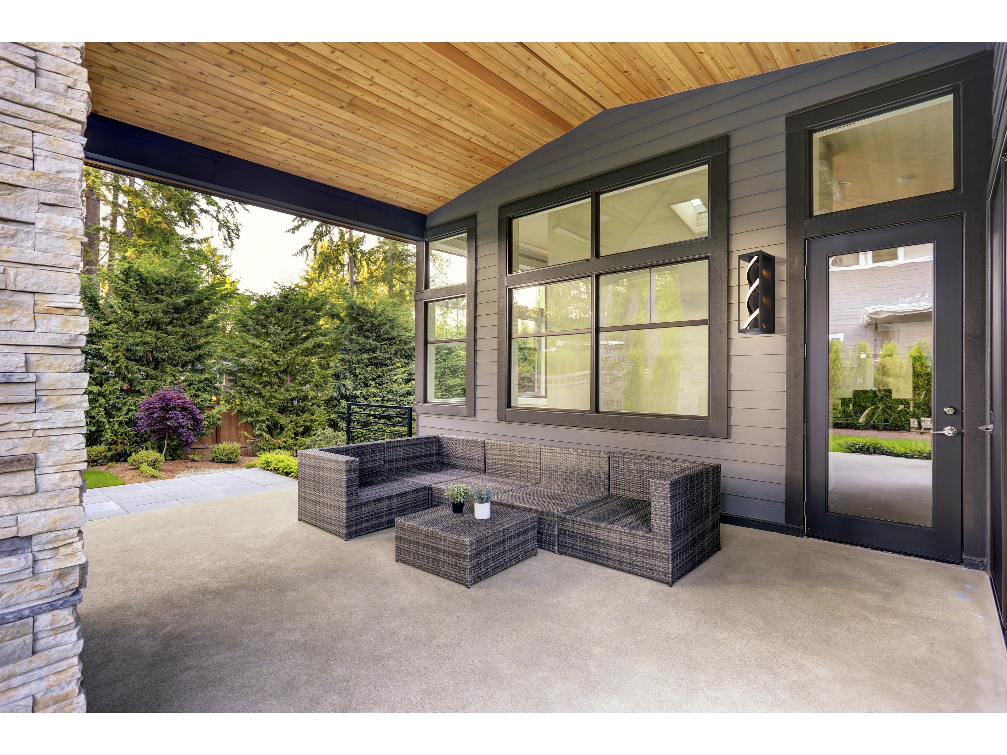 Canarm Zora 1 -light Outdoor Wall Light