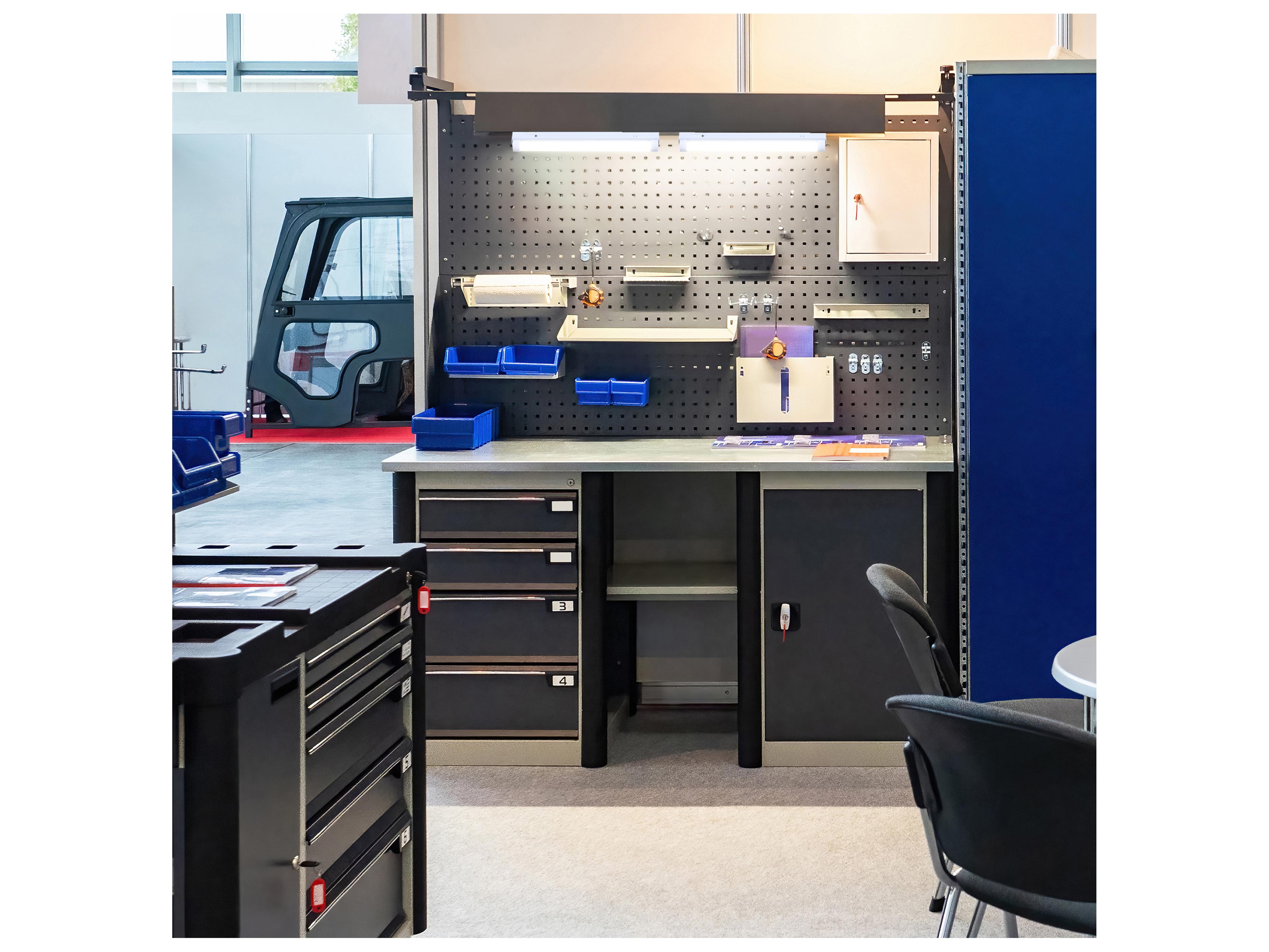 Canarm Led Utility 3000K White LED Linear Under Cabinet Light