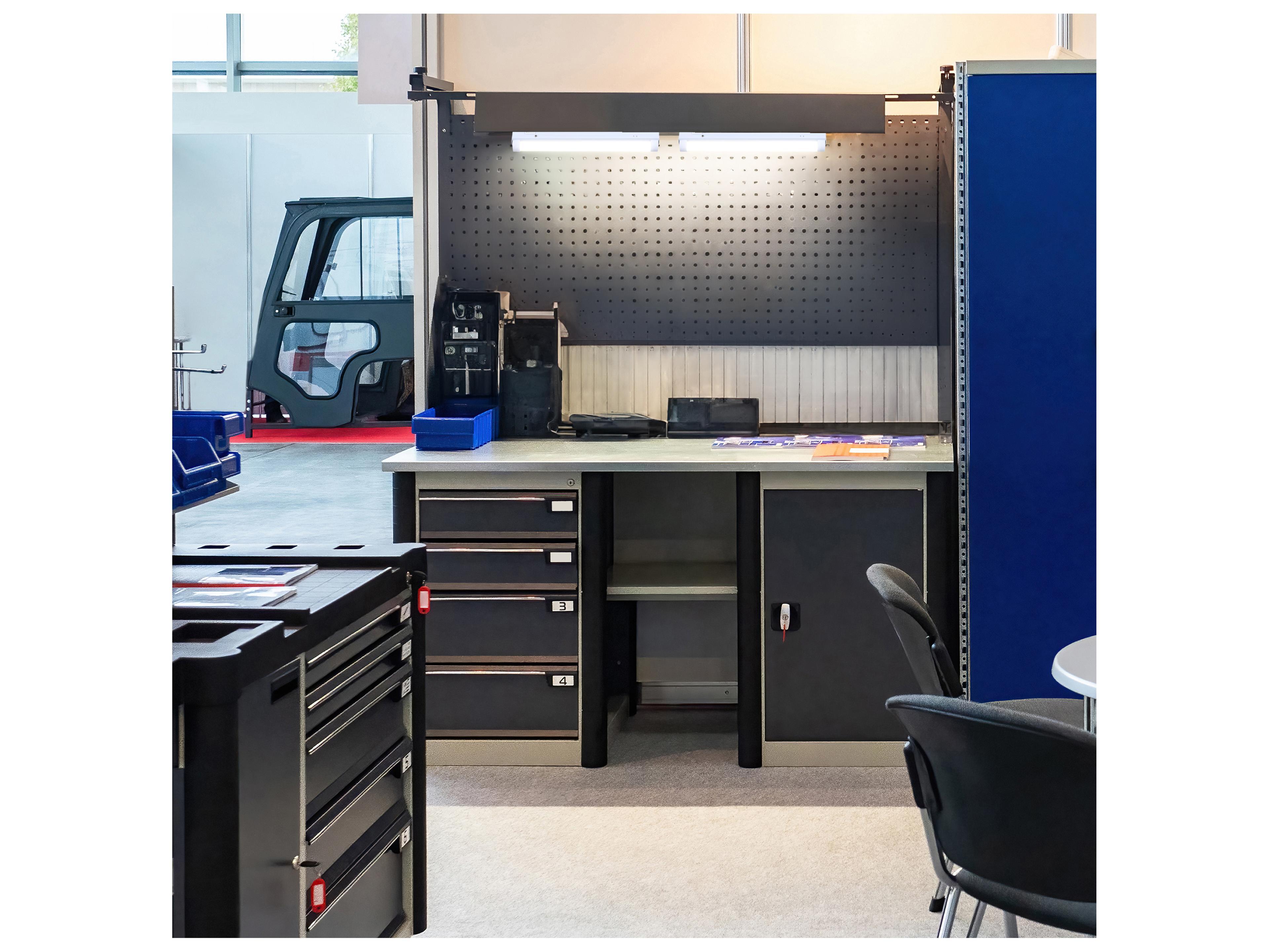 Canarm Led Utility 3000K White LED Linear Under Cabinet Light