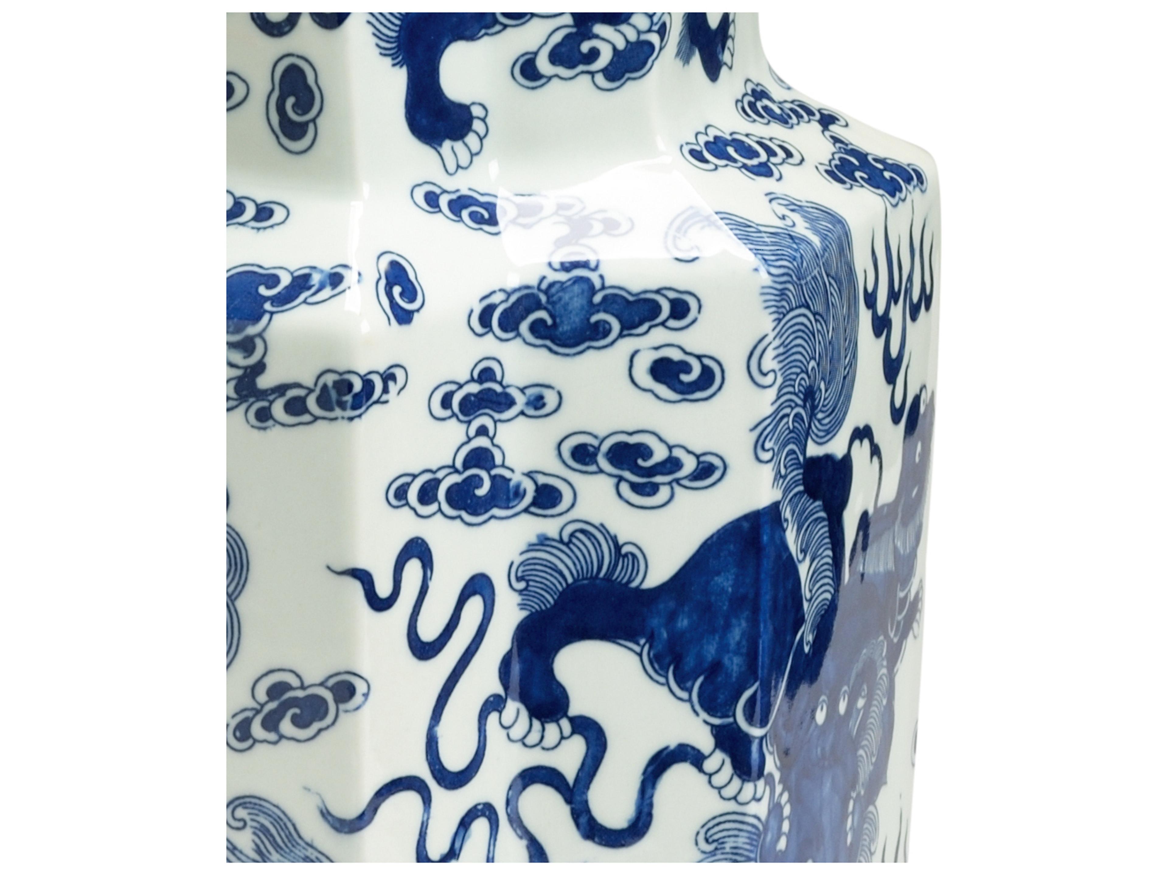 Chelsea House Ming Octagonal Vase