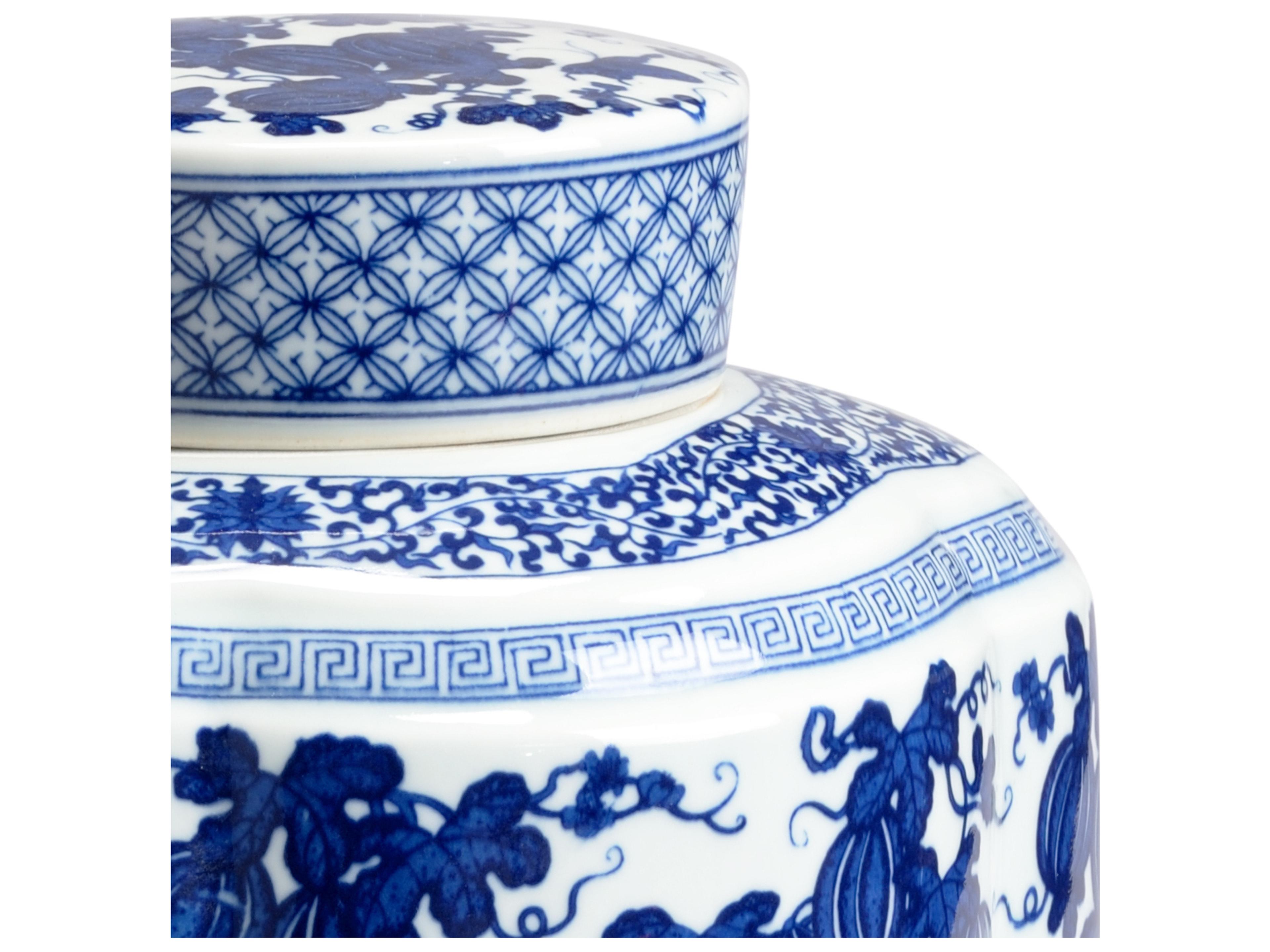 Chelsea House Tang Covered Vase