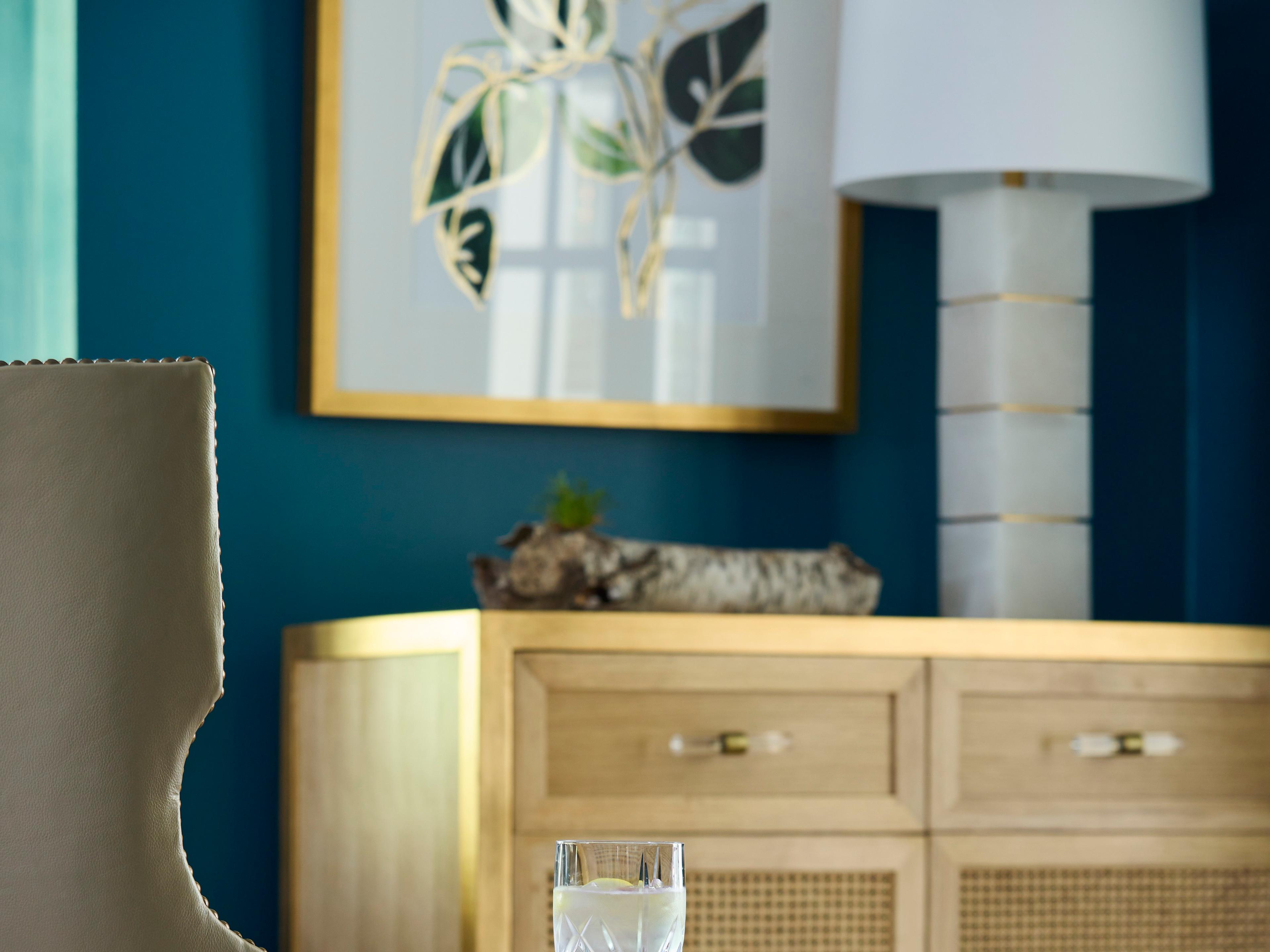 Chelsea House Elizabeth Wicker Stacked Alabaster Natural White antique Gold Leaf Table Lamp