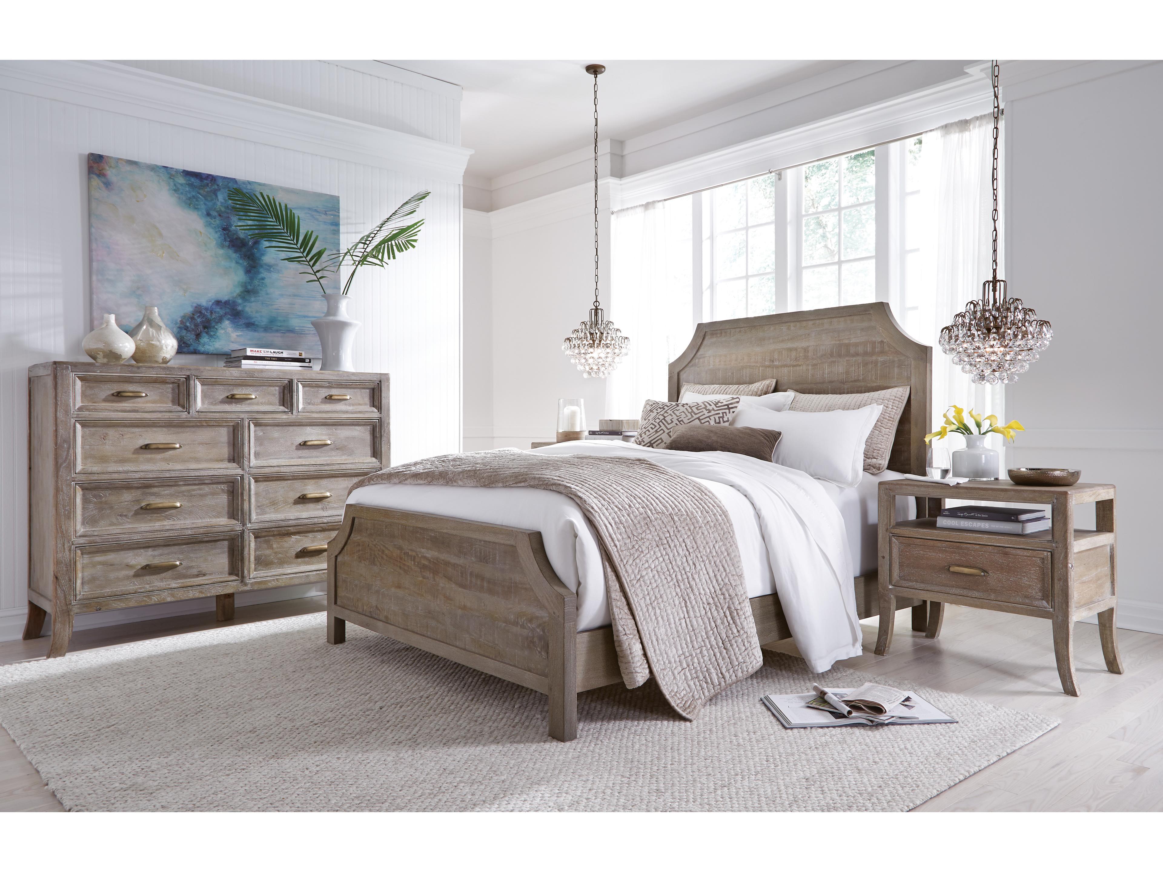 Classic Home Thayer 3-Light Antique Brass Chandelier