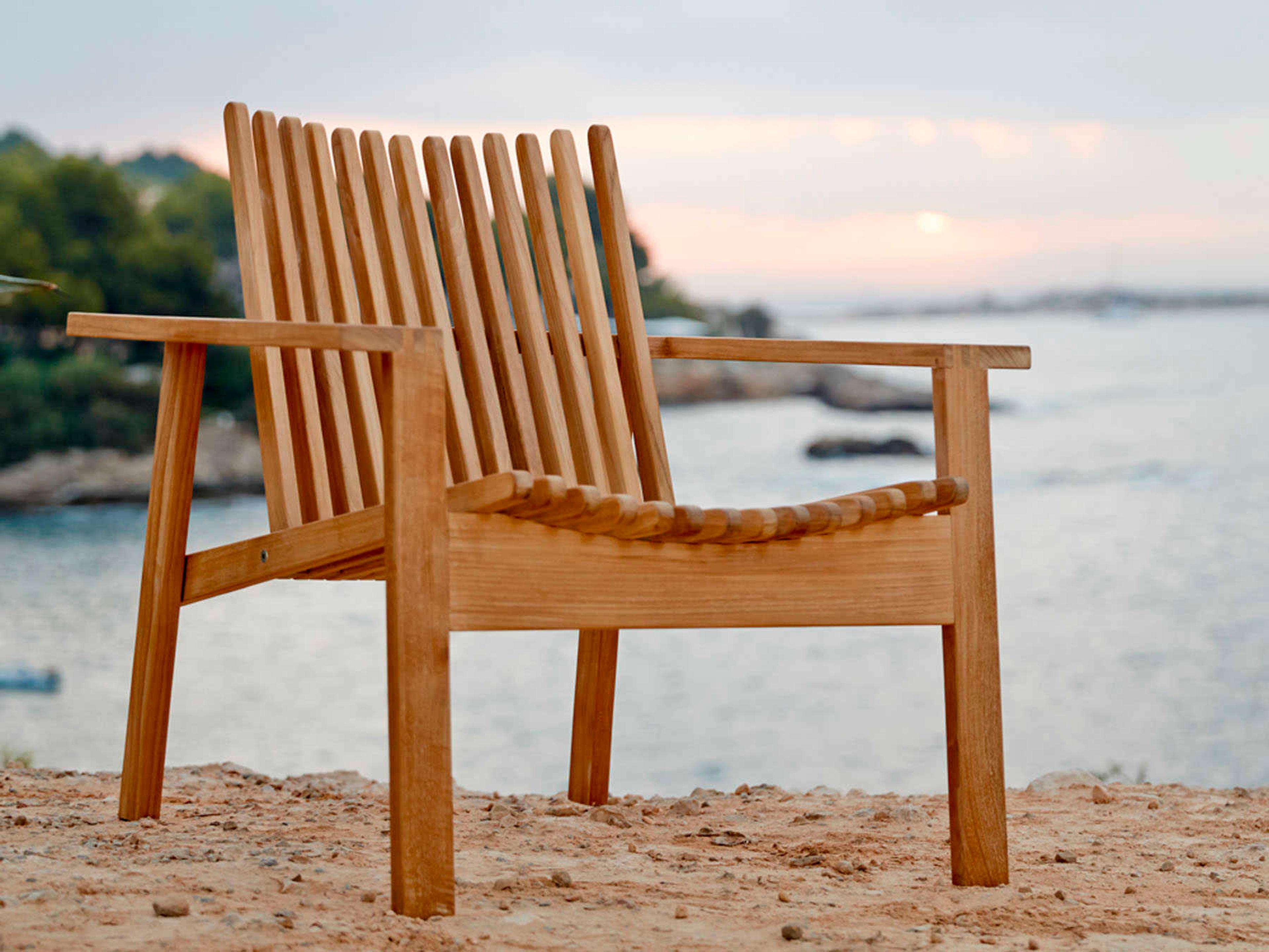 Cane Line Outdoor Amaze Teak Stackable Lounge Chair