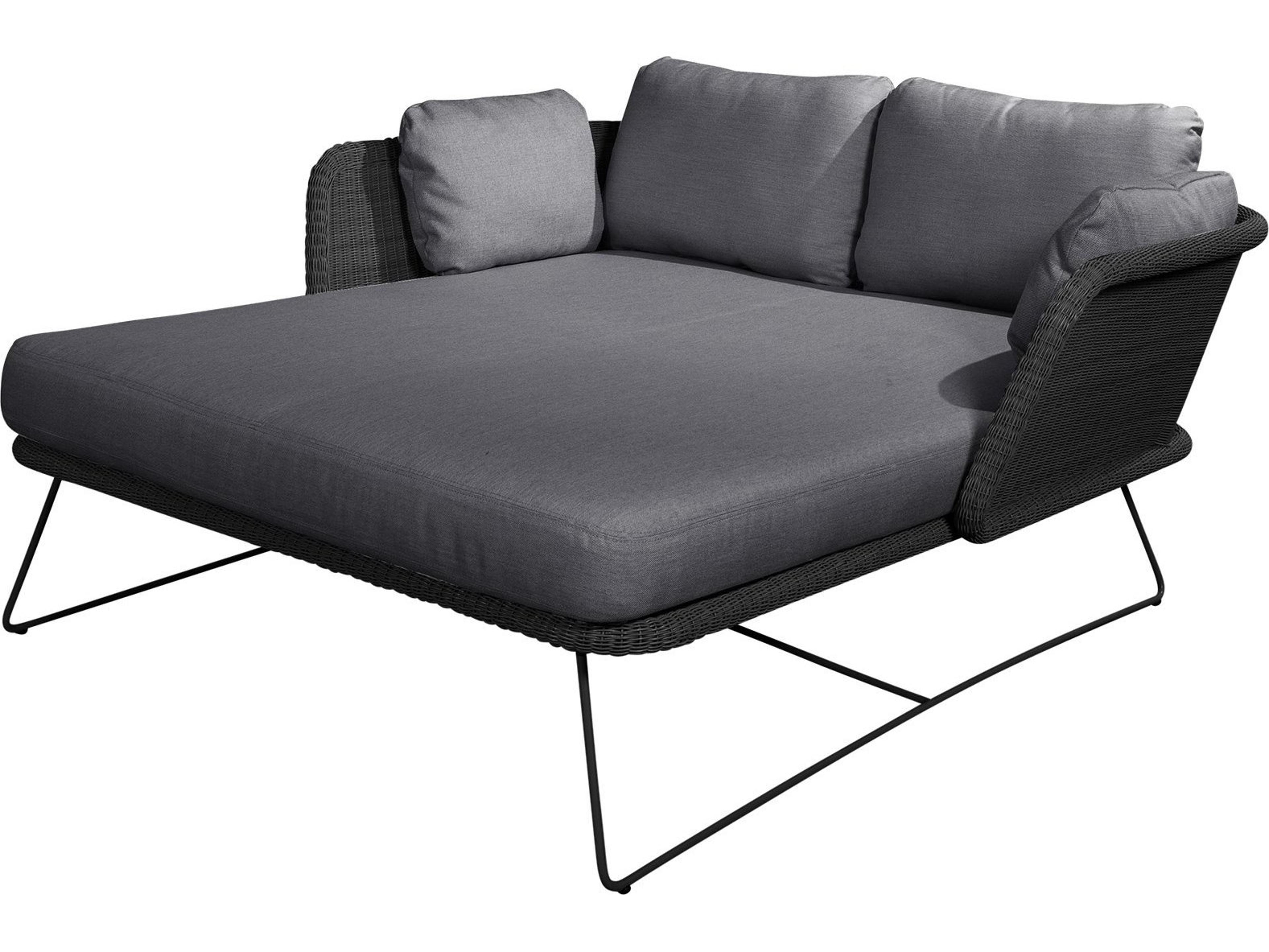 Horizon Black Wicker Steel Daybed in Grey