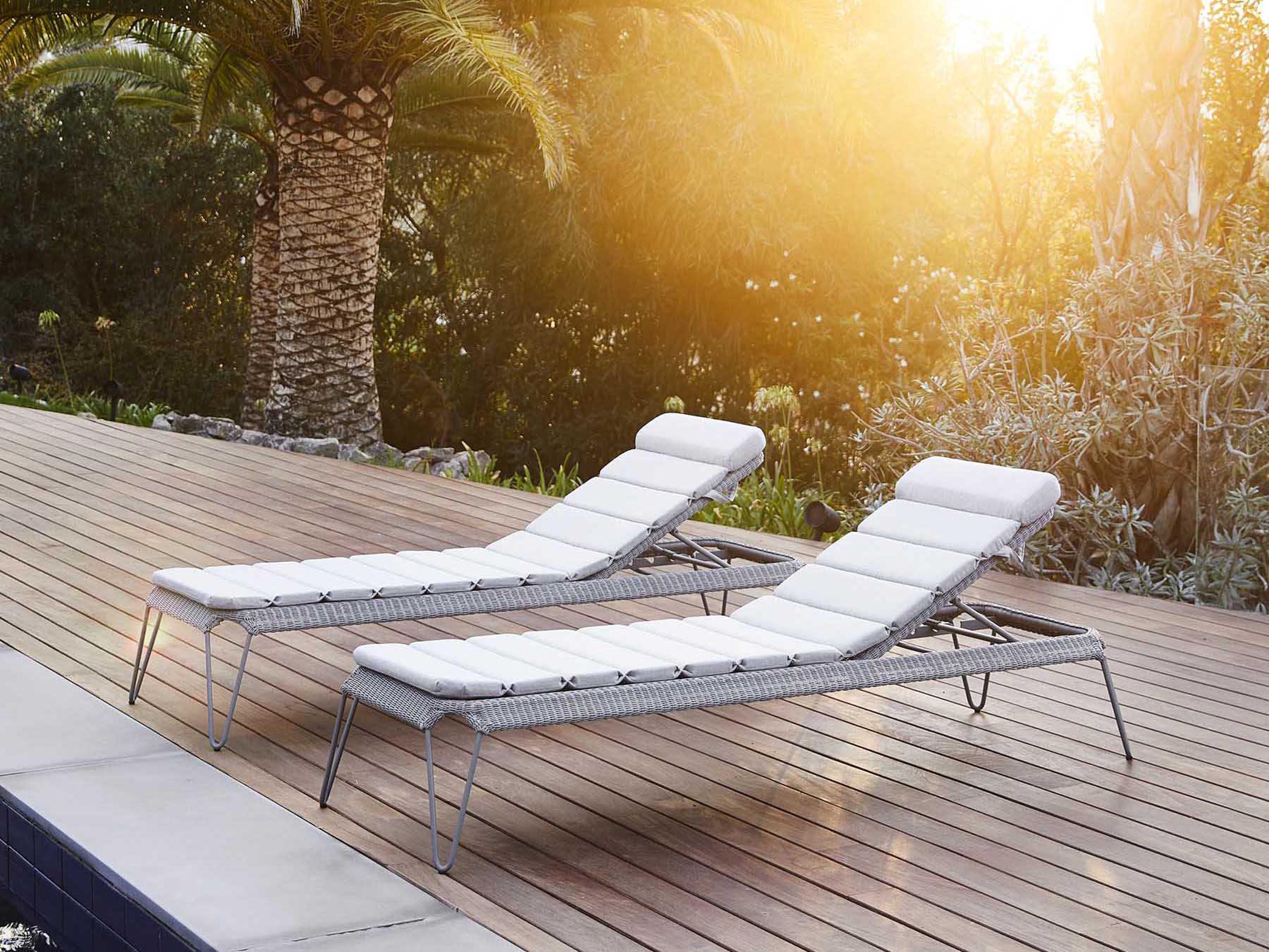 Cane Line Outdoor Breeze Light Grey Wicker Steel Stackable Chaise Lounge