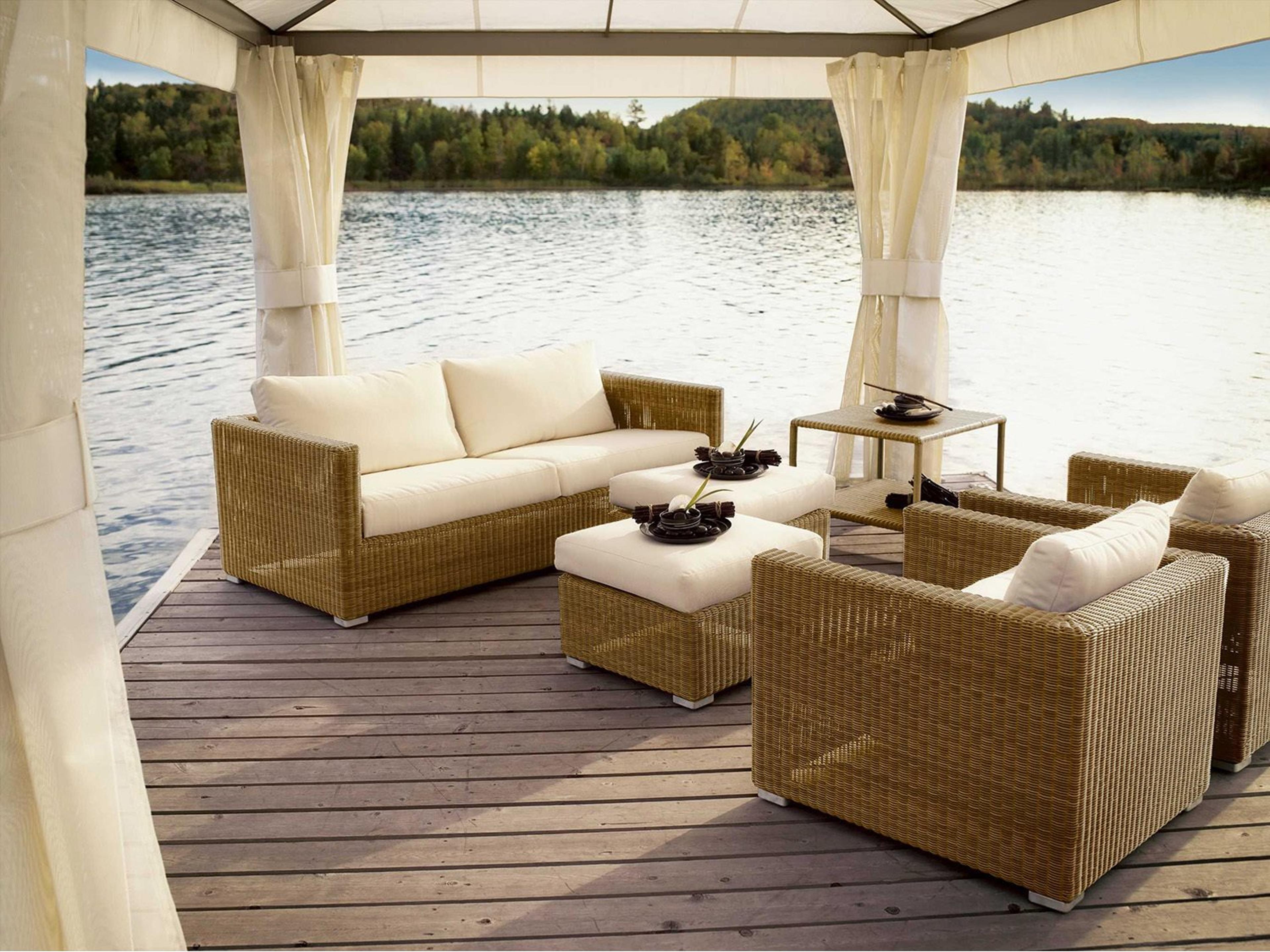 Chester Wicker Lounge Set