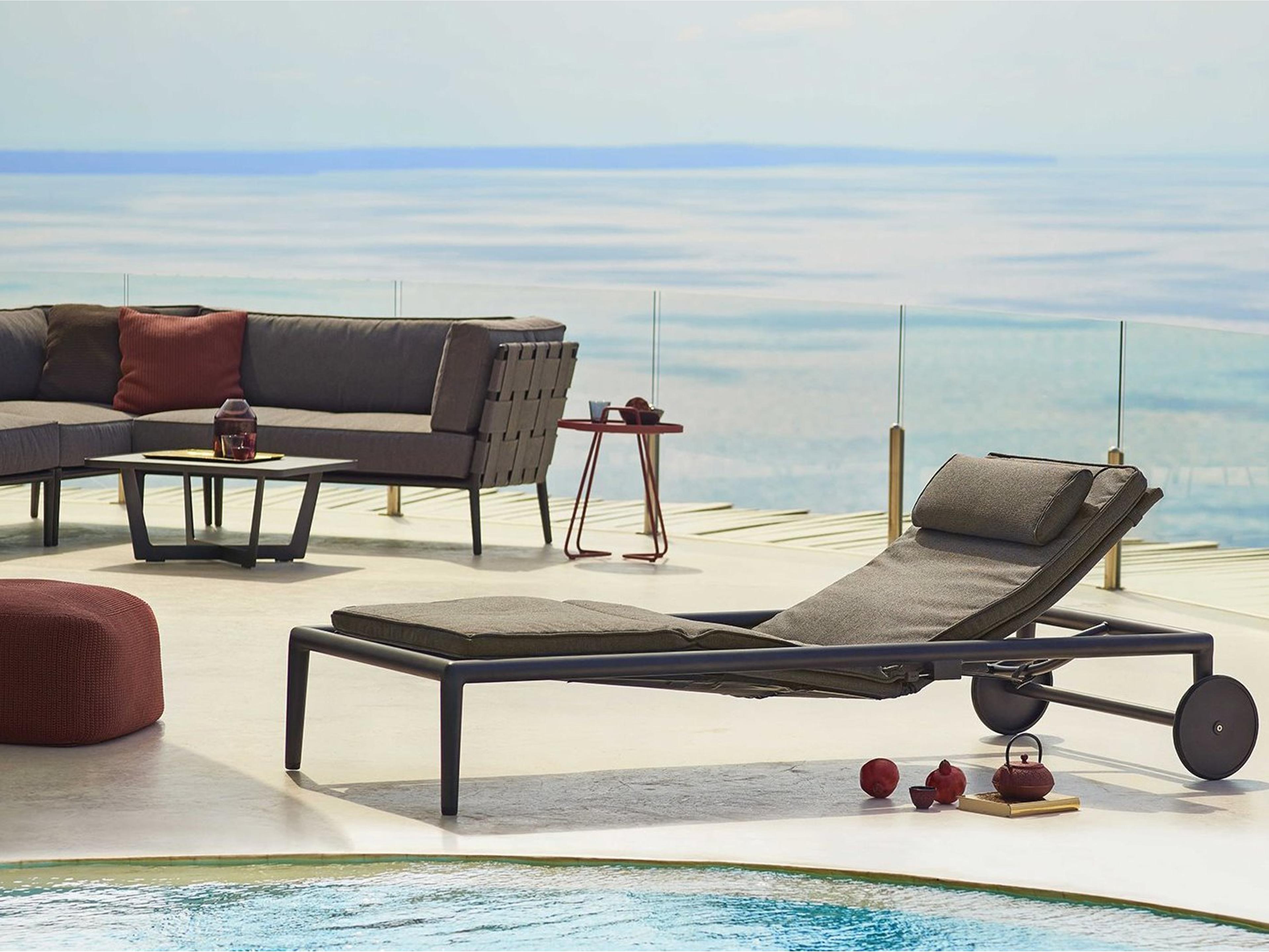 Conic Aluminum Cushion Lounge Set