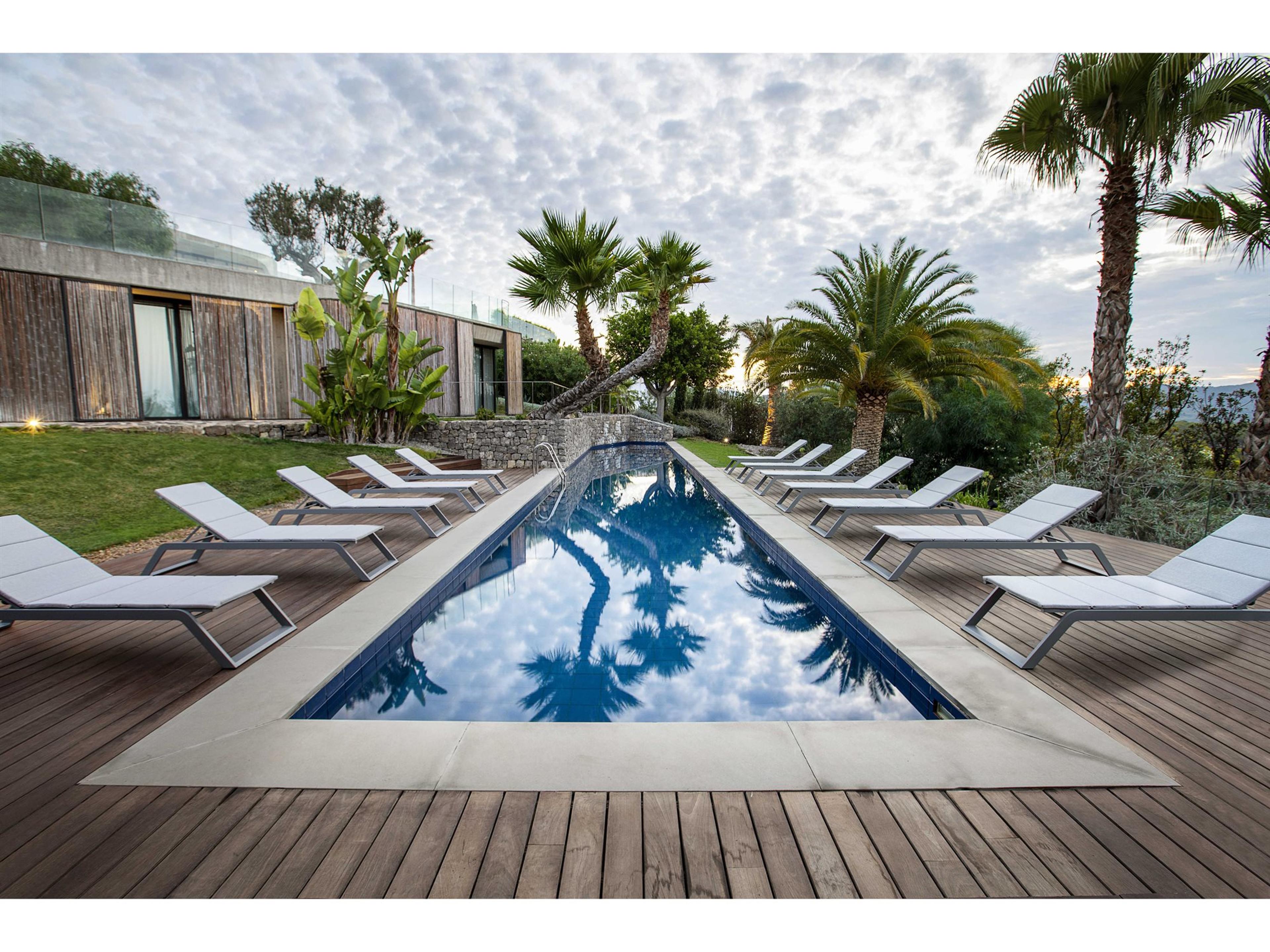 Siesta Aluminum Lounge Set