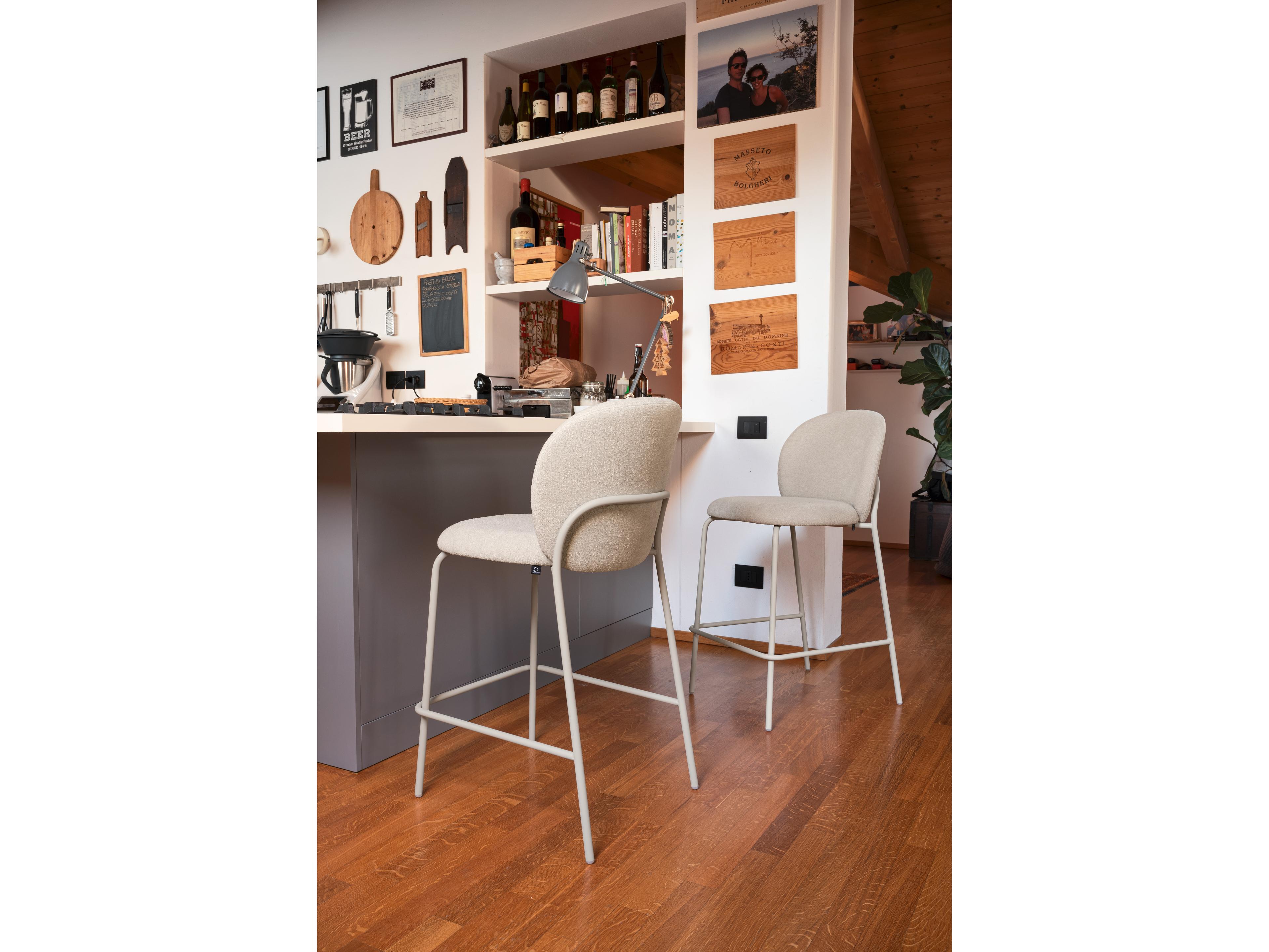 Connubia Cozy Mid Upholstered Counter Stool