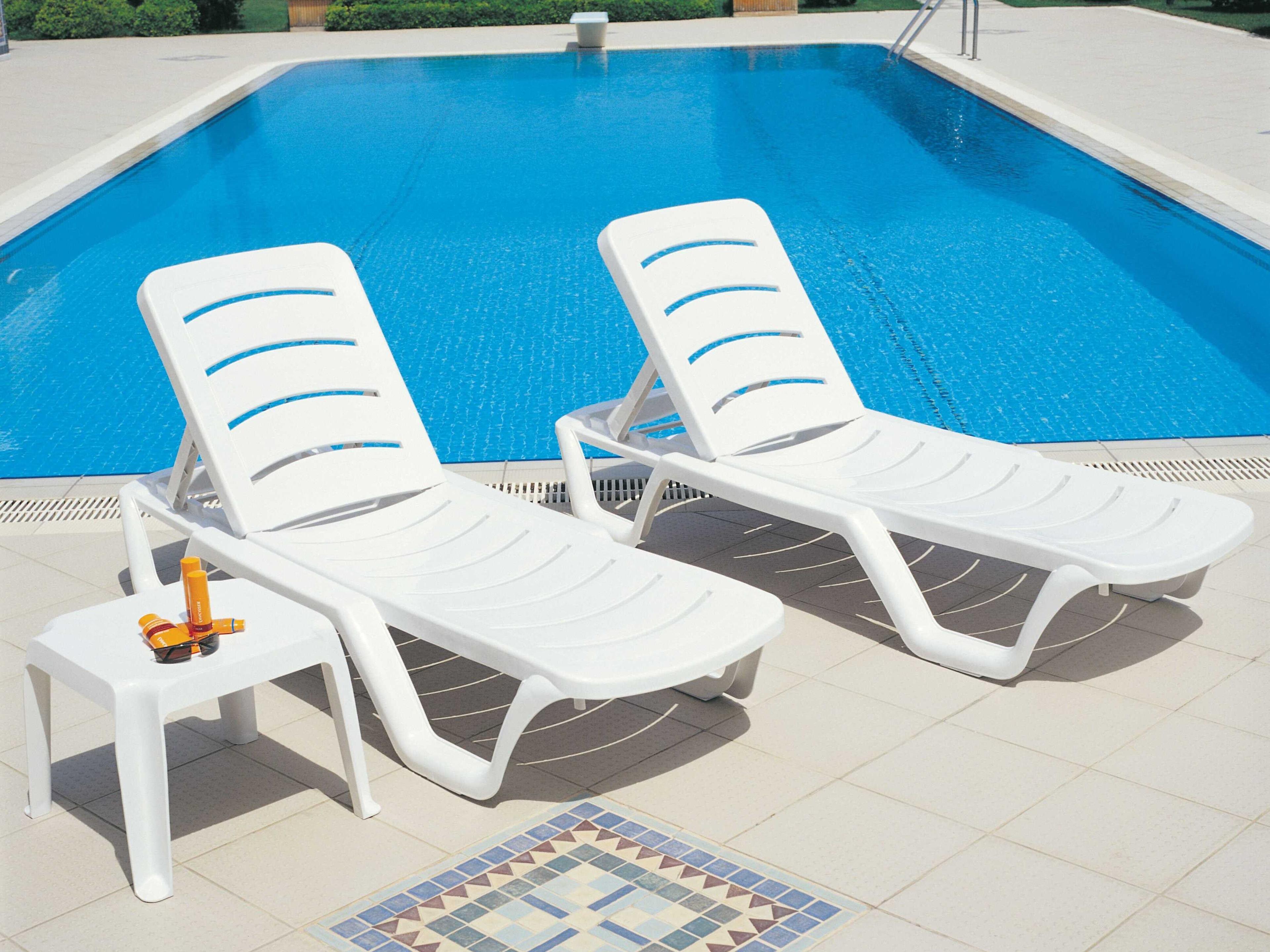 Compamia Sunlight White Resin Chaise Lounge