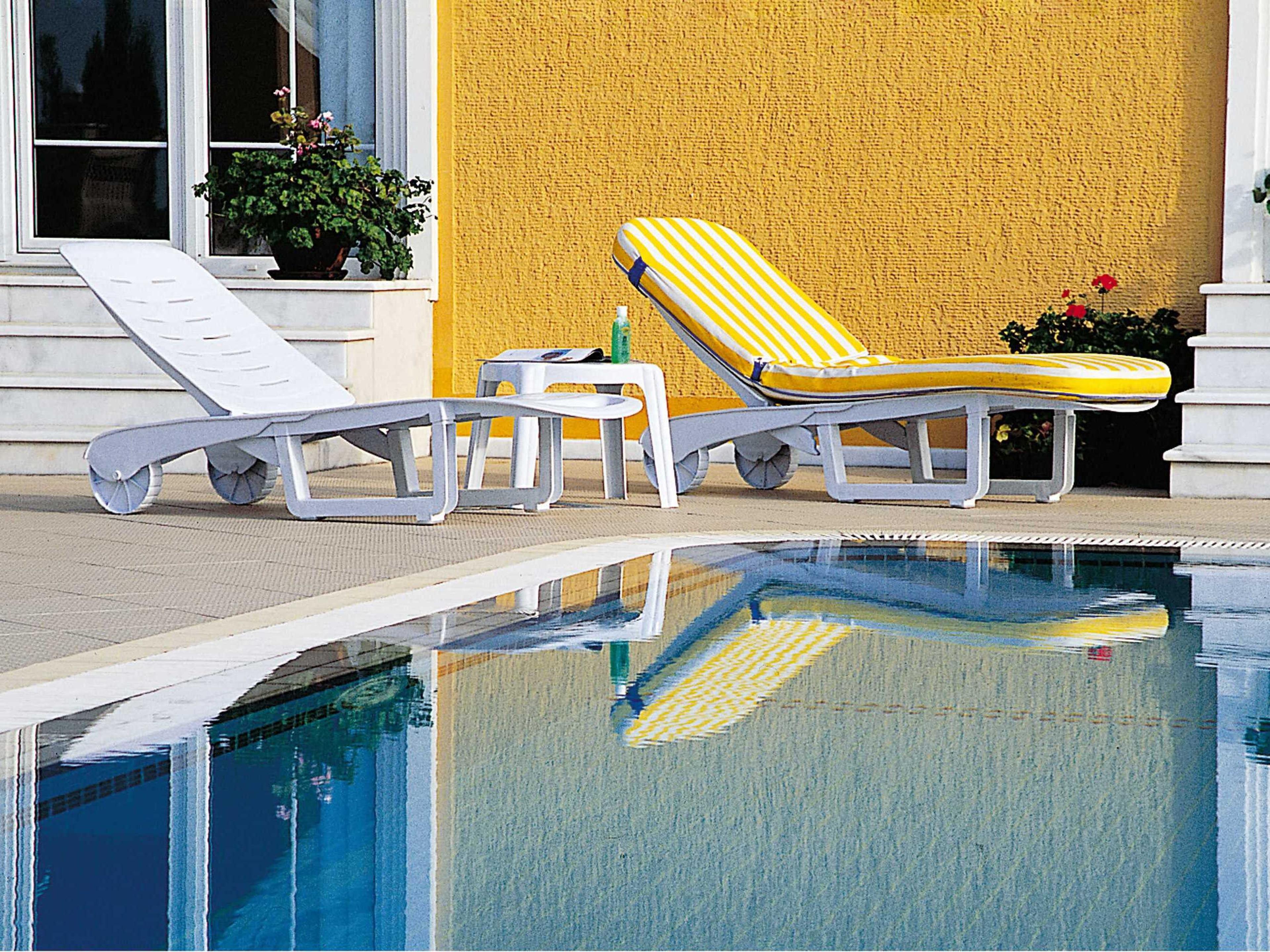 Compamia Sundance White Resin Chaise Lounge