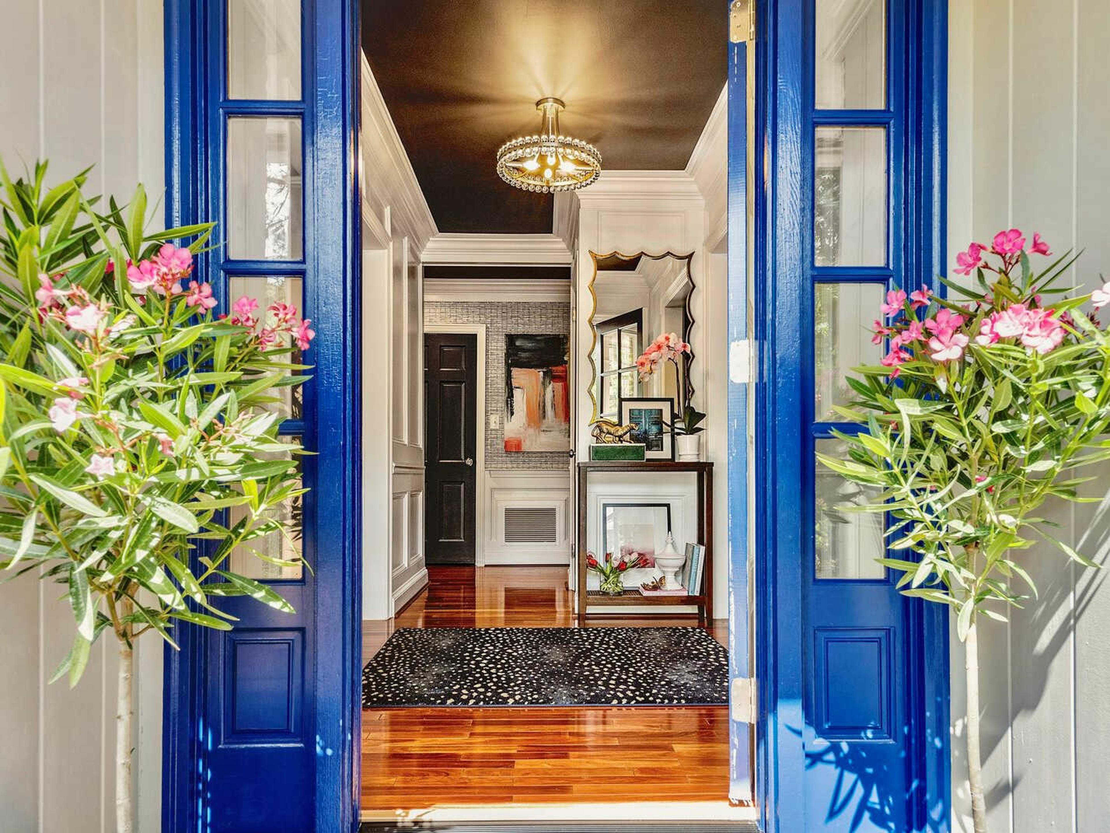 Crystorama Clover 4-Light Brass Glass Round Semi Flush Mount