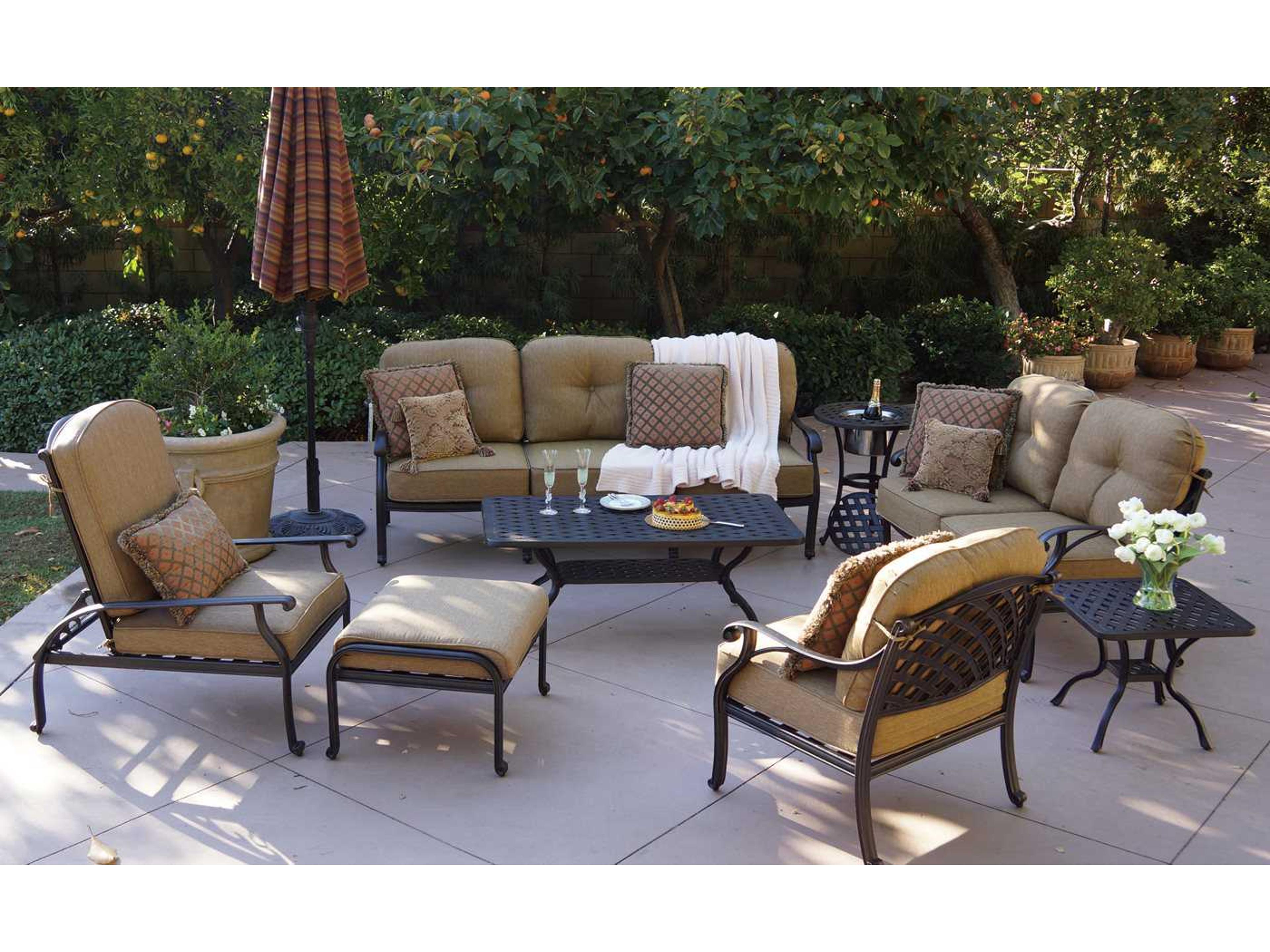 Nassau Cast Aluminum Antique Bronze Lounge Set in Antique Bronze