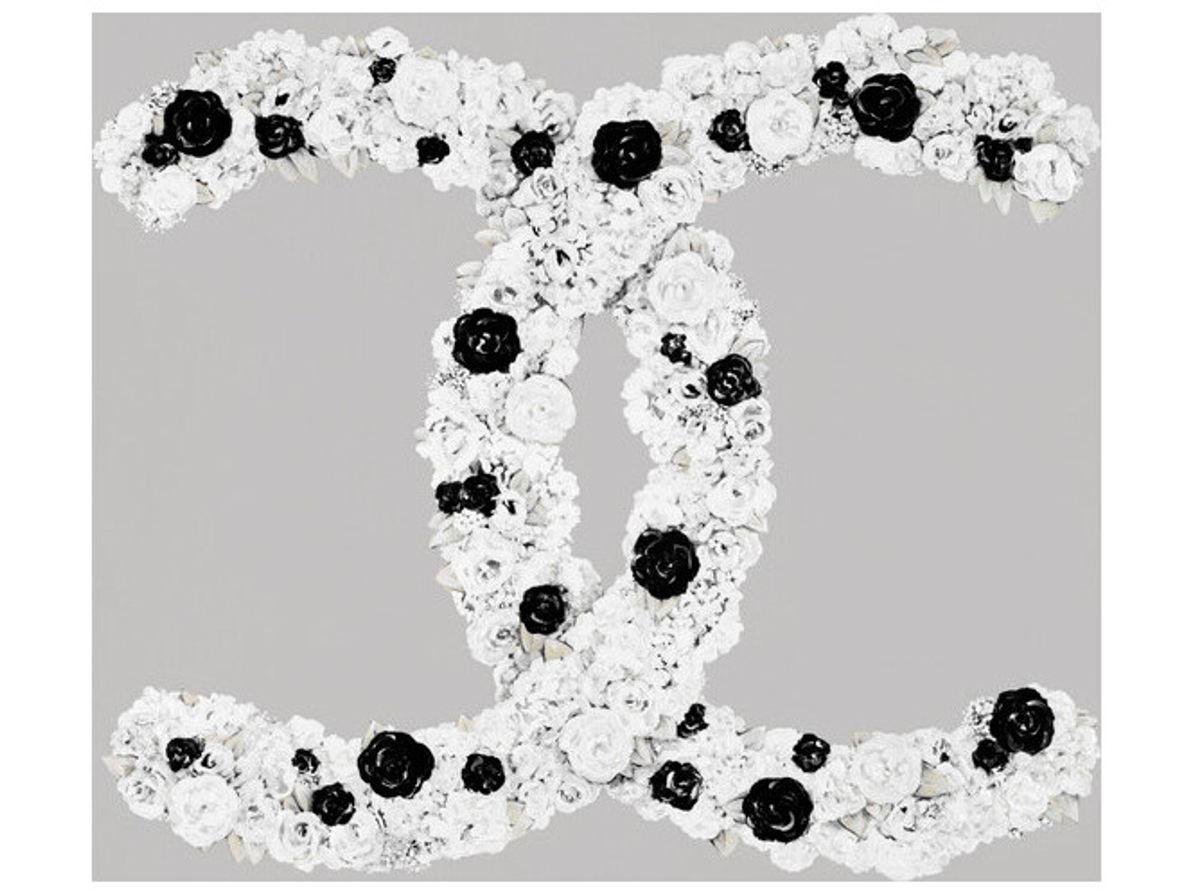 Trophy of Elegance Wall Art