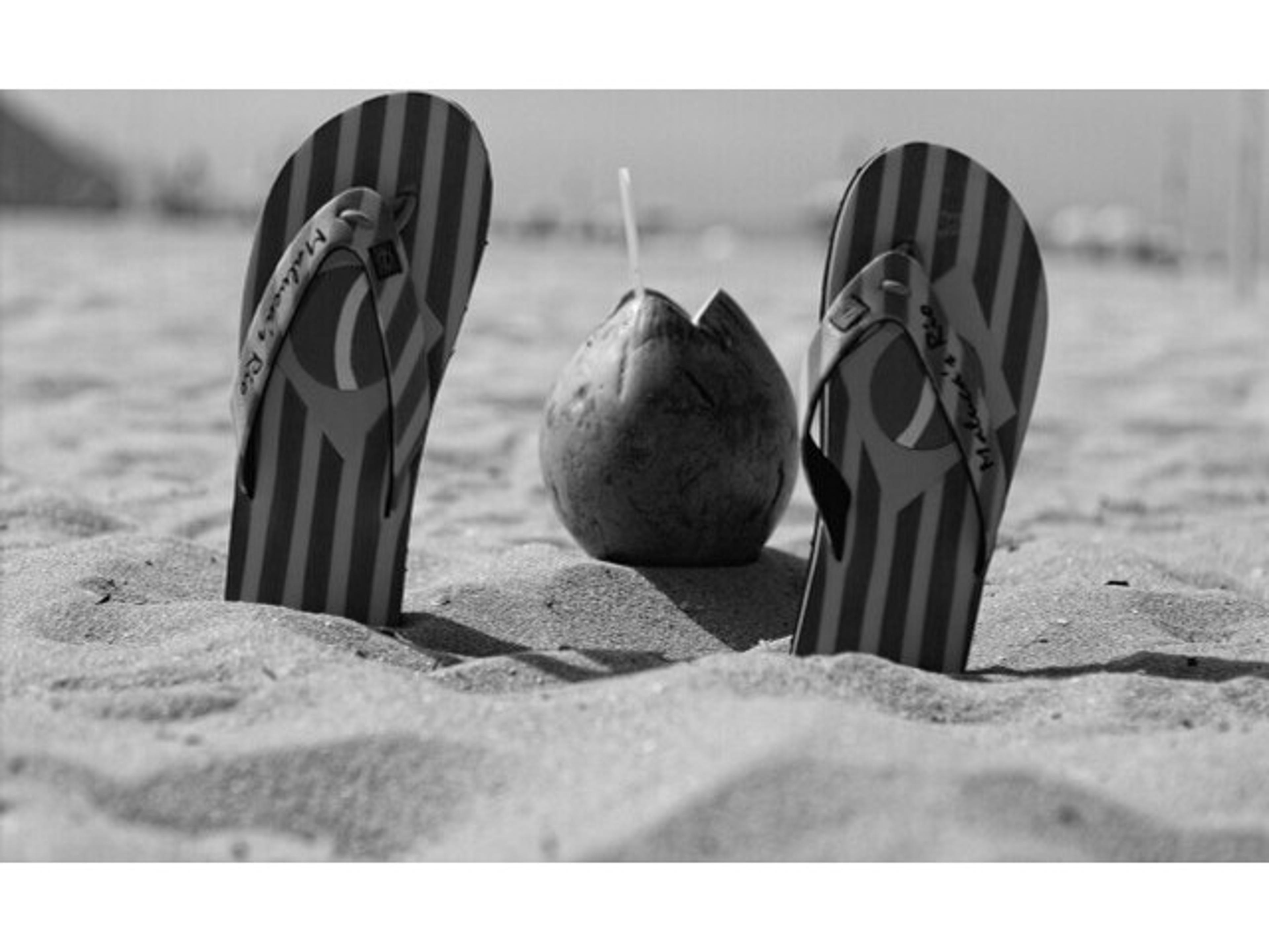 Daleno Kick Off Your Shoes I Wall Art