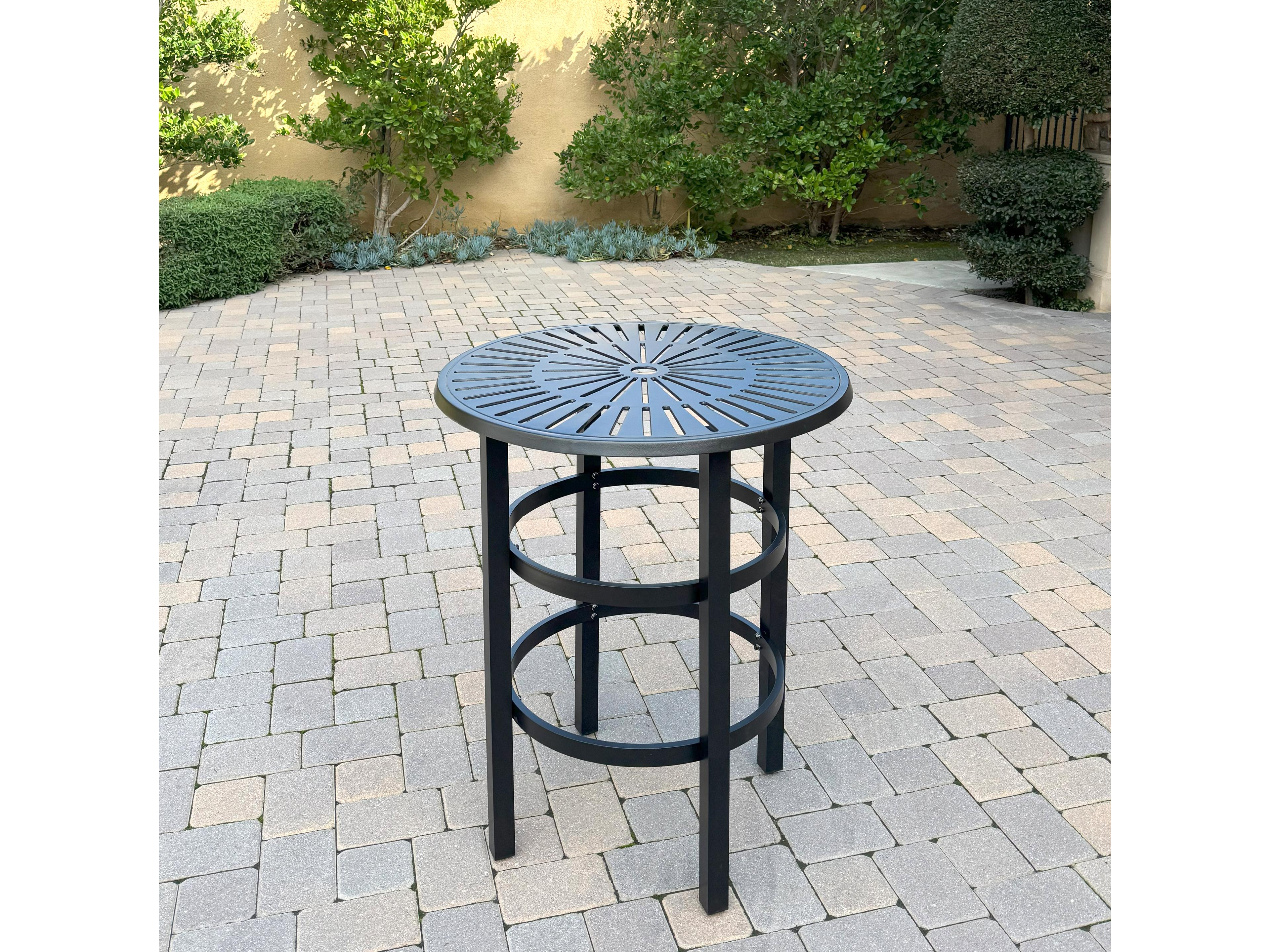 Darlee Outdoor Living Bella Aluminum 5-Piece Patio Bar Set with 30 feet' Round Counter Height Bar Table