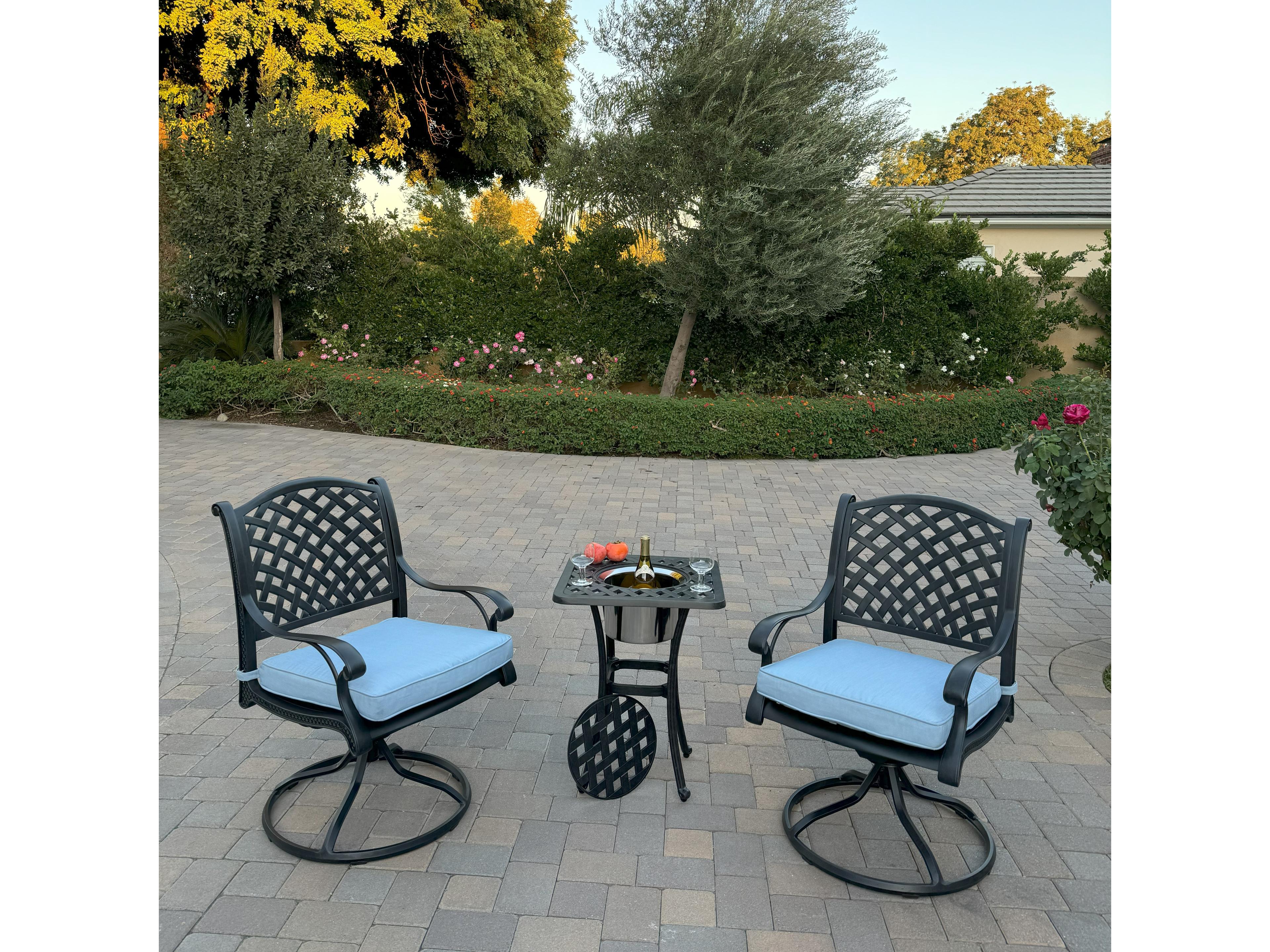 Nassau Cast Aluminum 3-Piece Patio Conversation Set