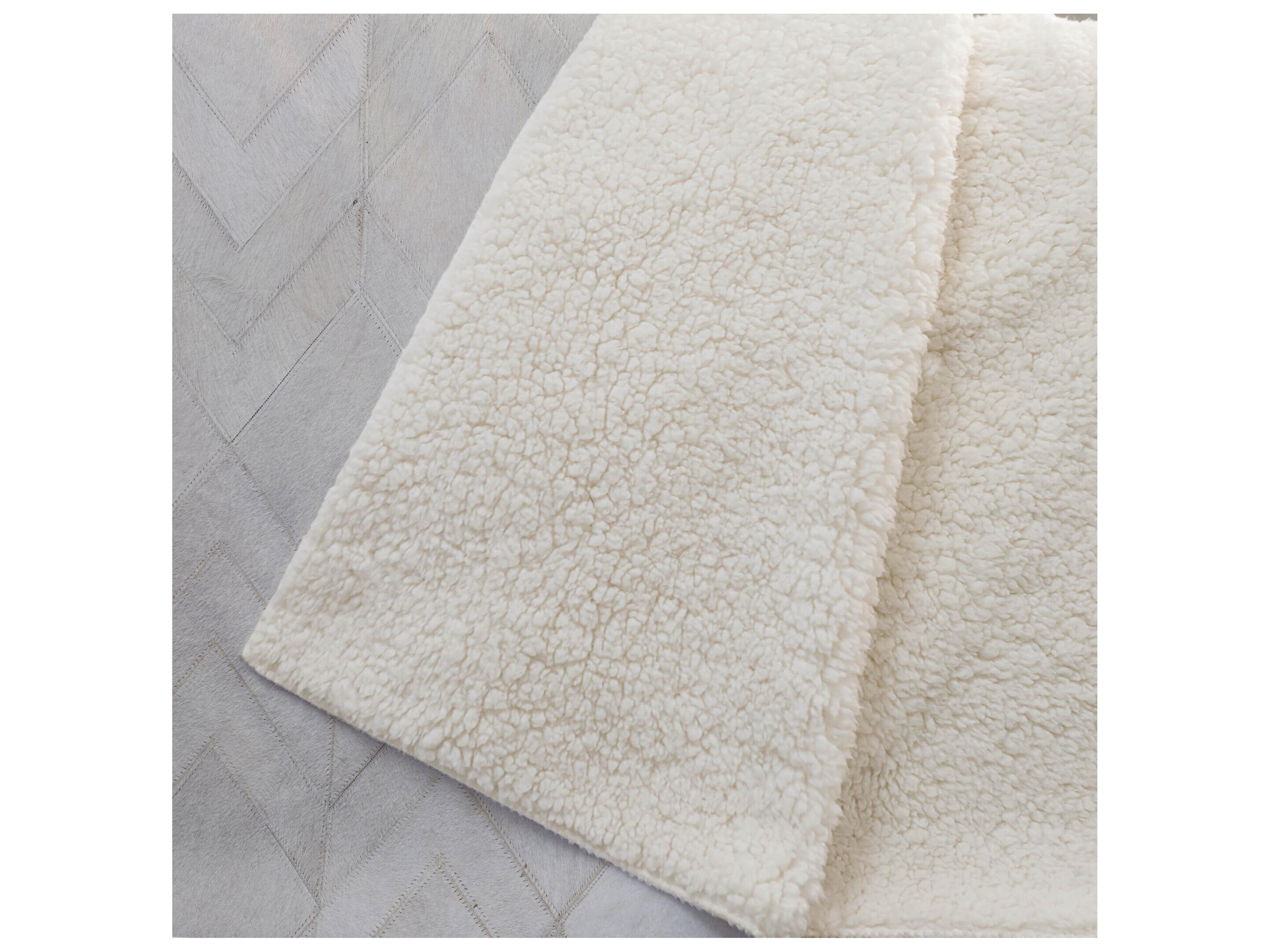 Dalyn Sherpa Ivory Polyester Throw