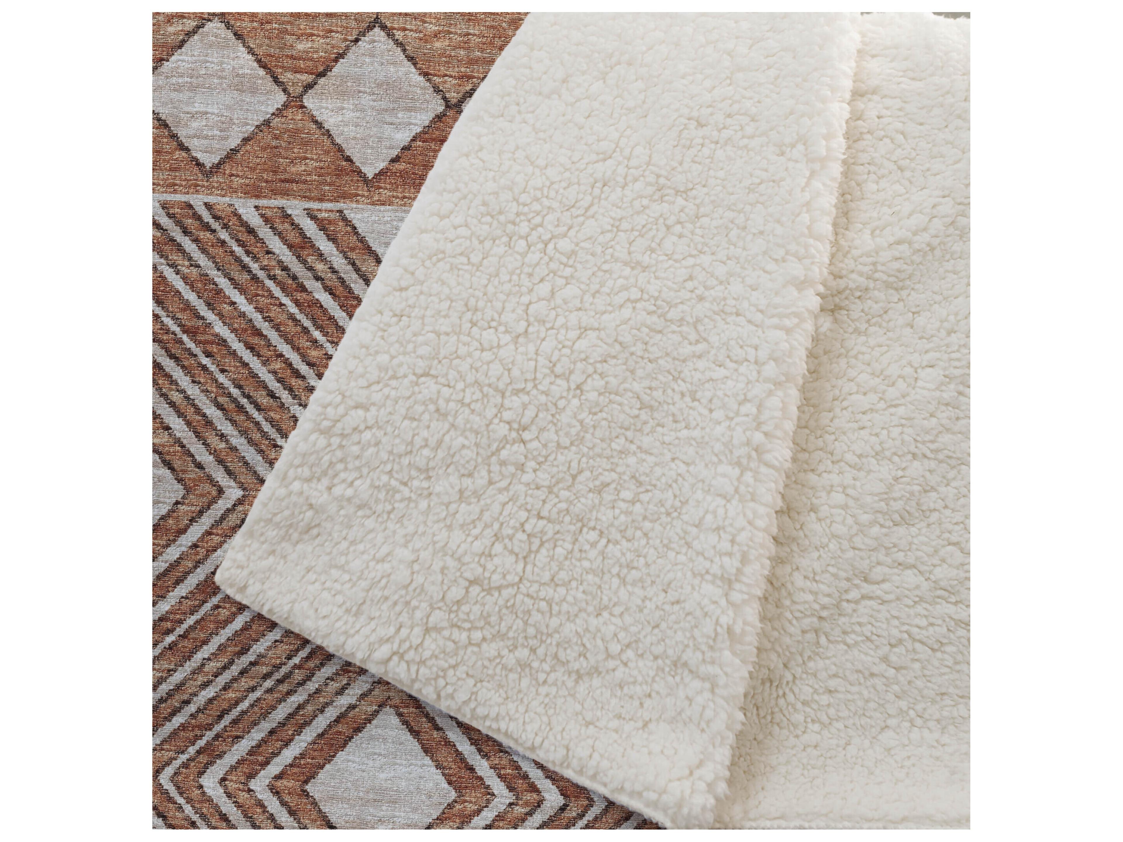 Dalyn Sherpa Red Polyester Throw