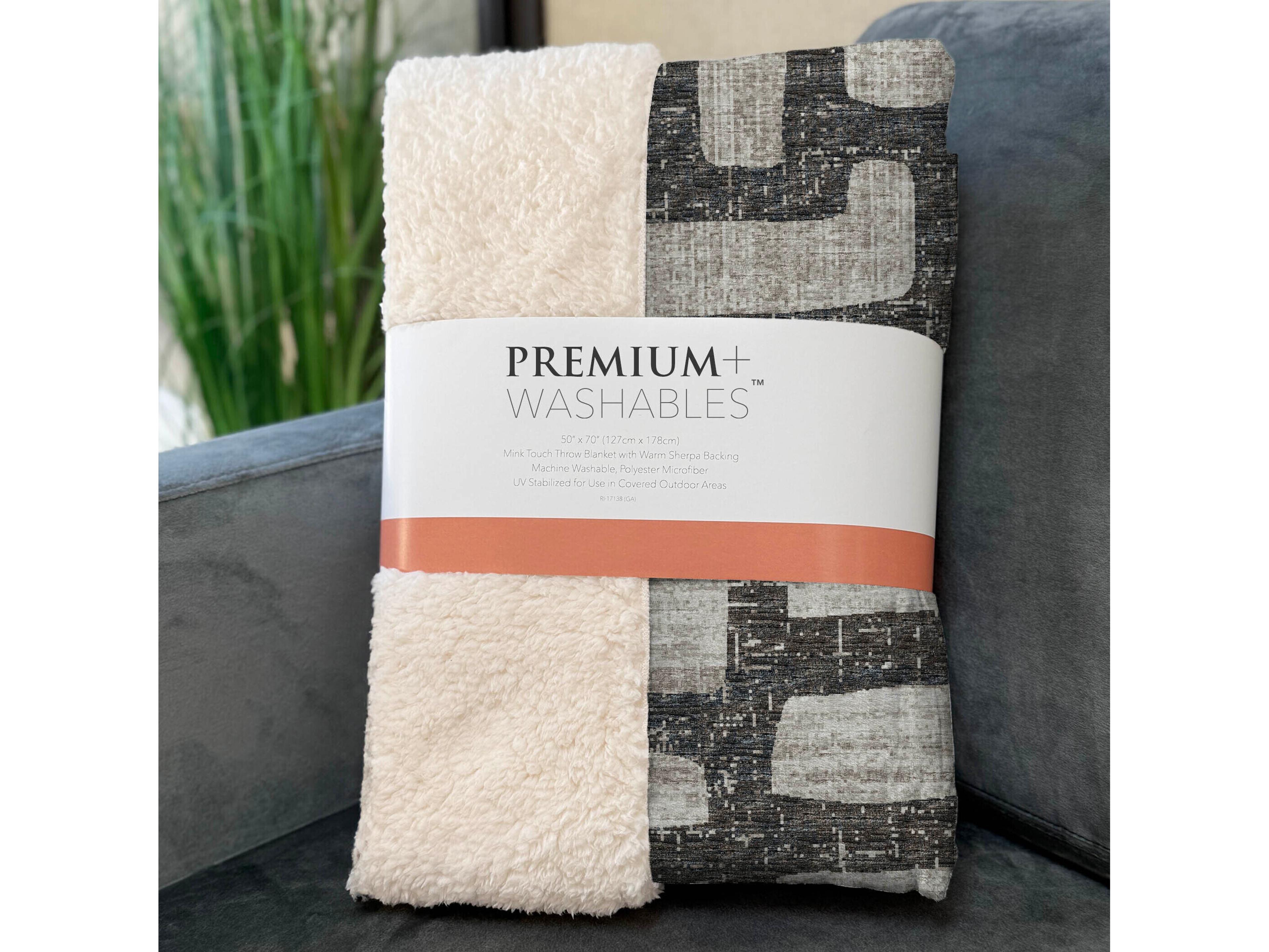 Dalyn Sherpa Gray Polyester Throw