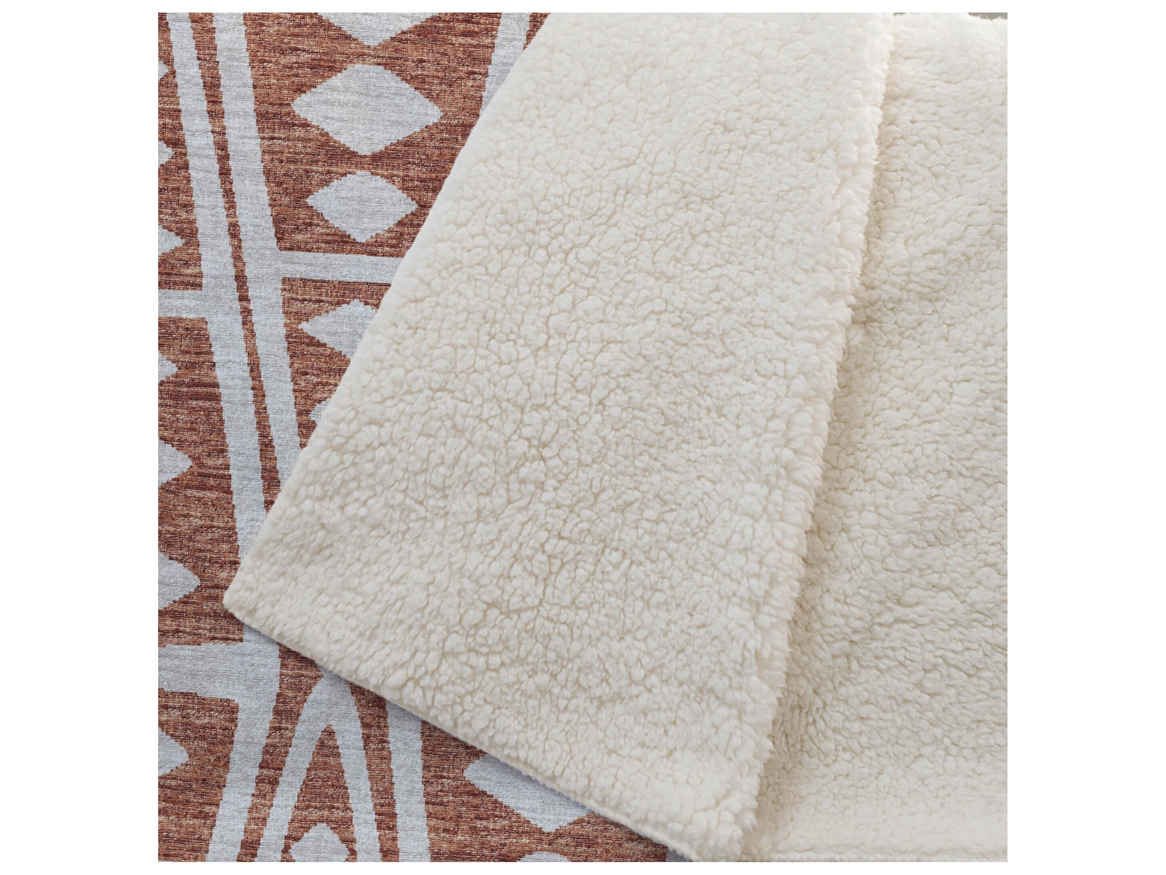 Dalyn Sherpa Red Polyester Throw