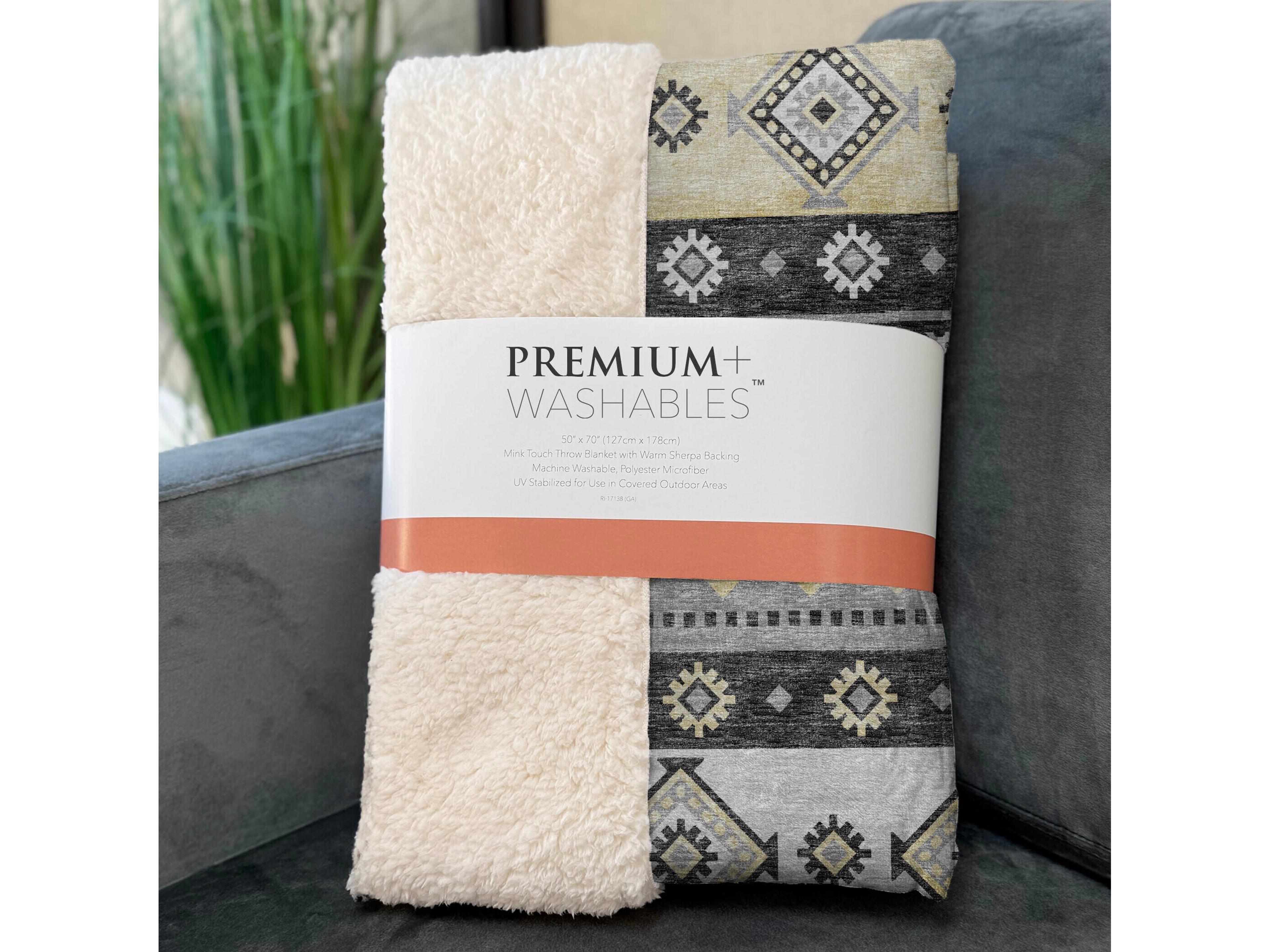 Dalyn Sherpa Gray Polyester Throw