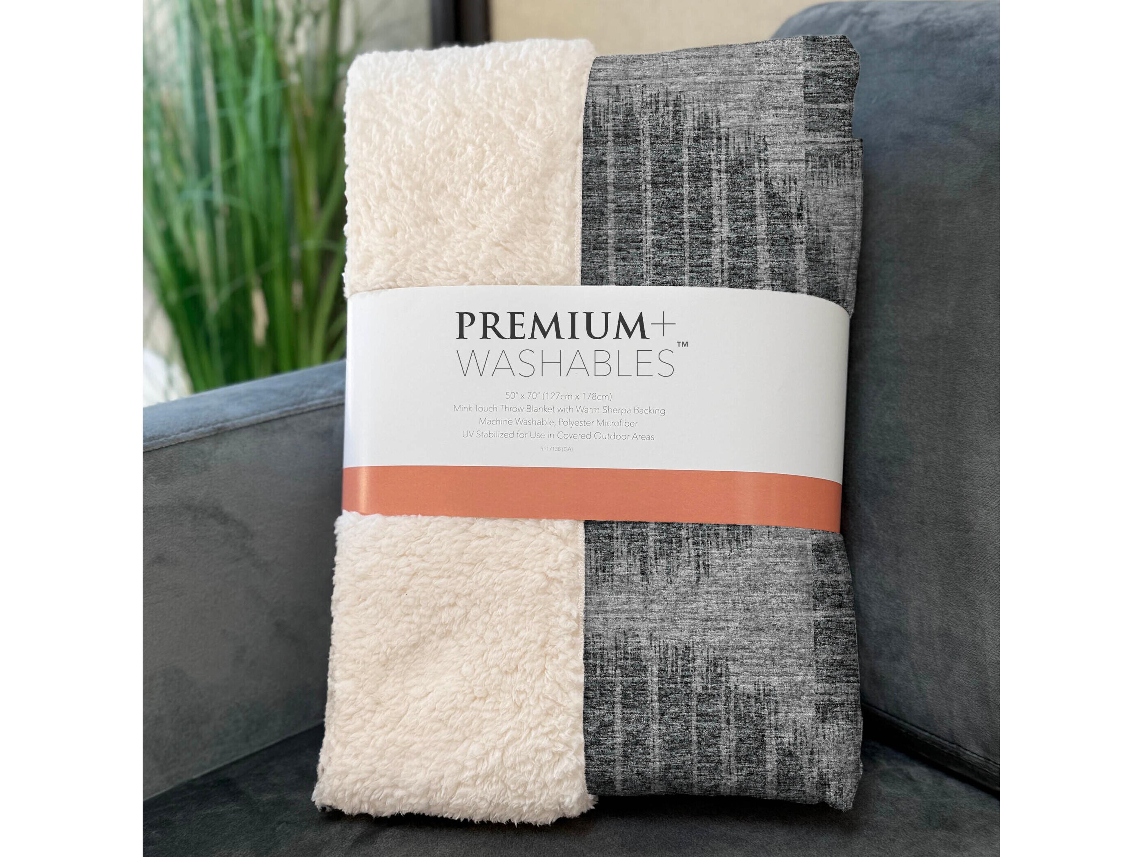 Dalyn Sherpa Gray Polyester Throw