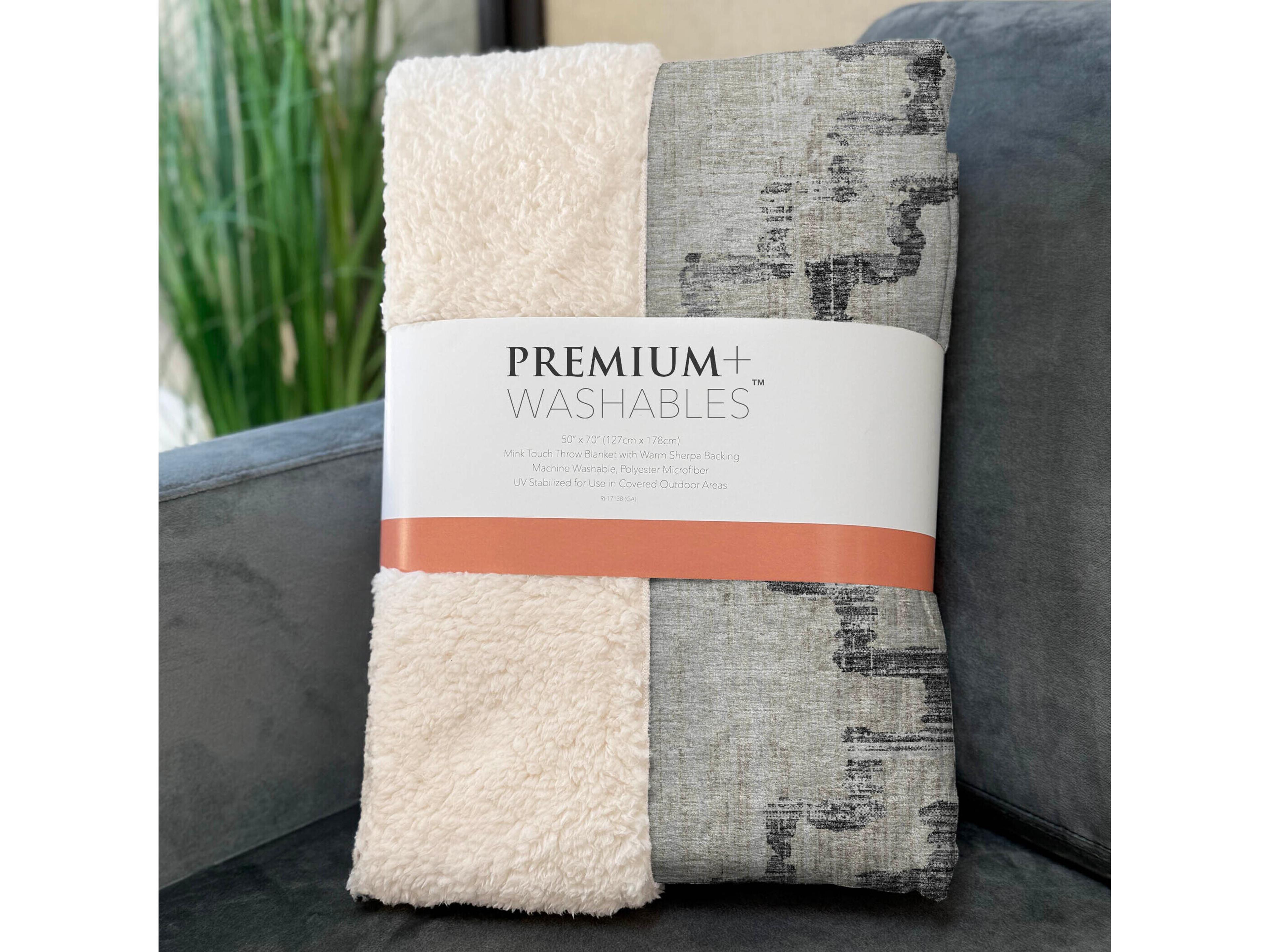 Dalyn Sherpa Neutral Polyester Throw