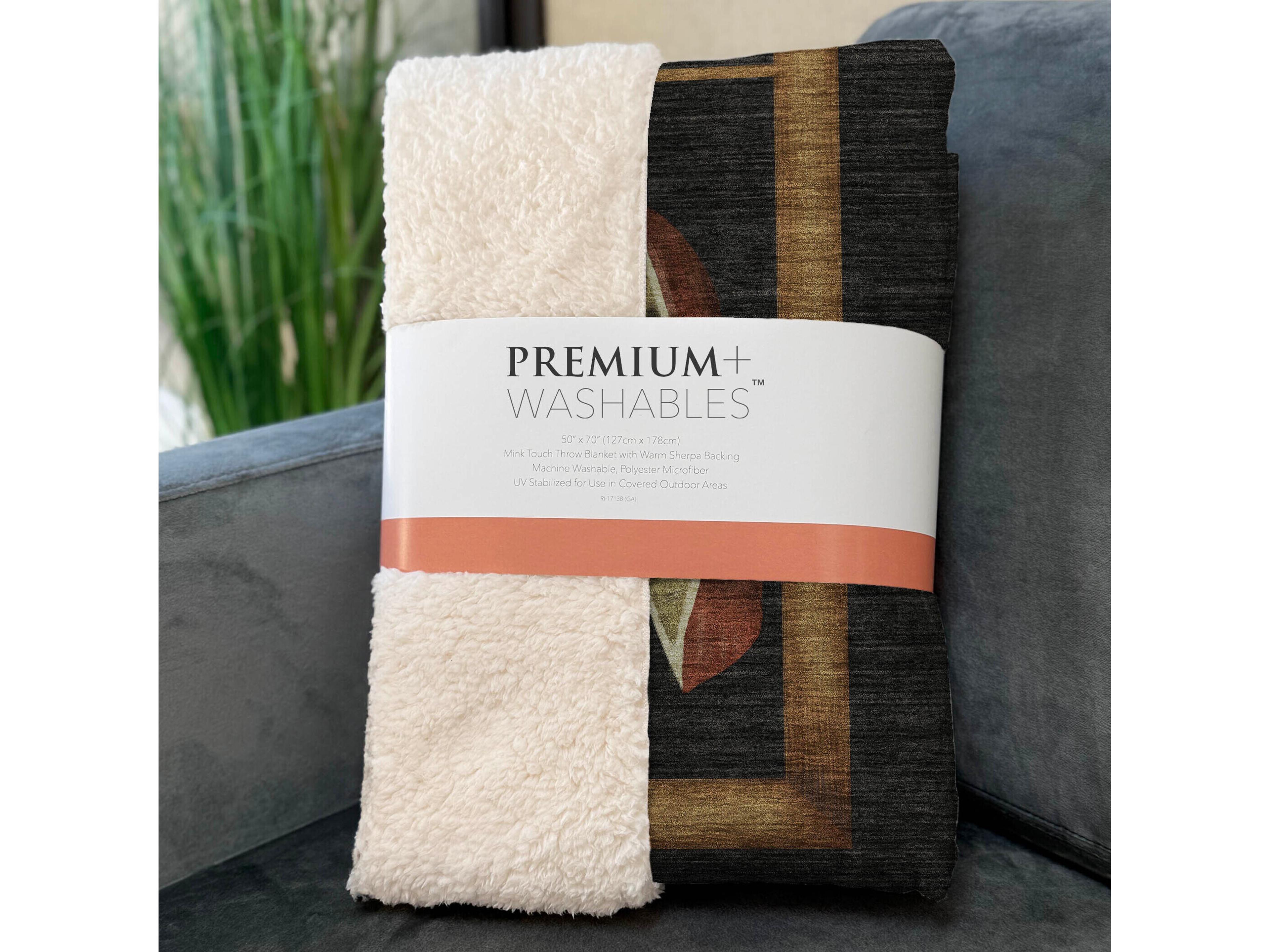 Dalyn Sherpa Black Polyester Throw