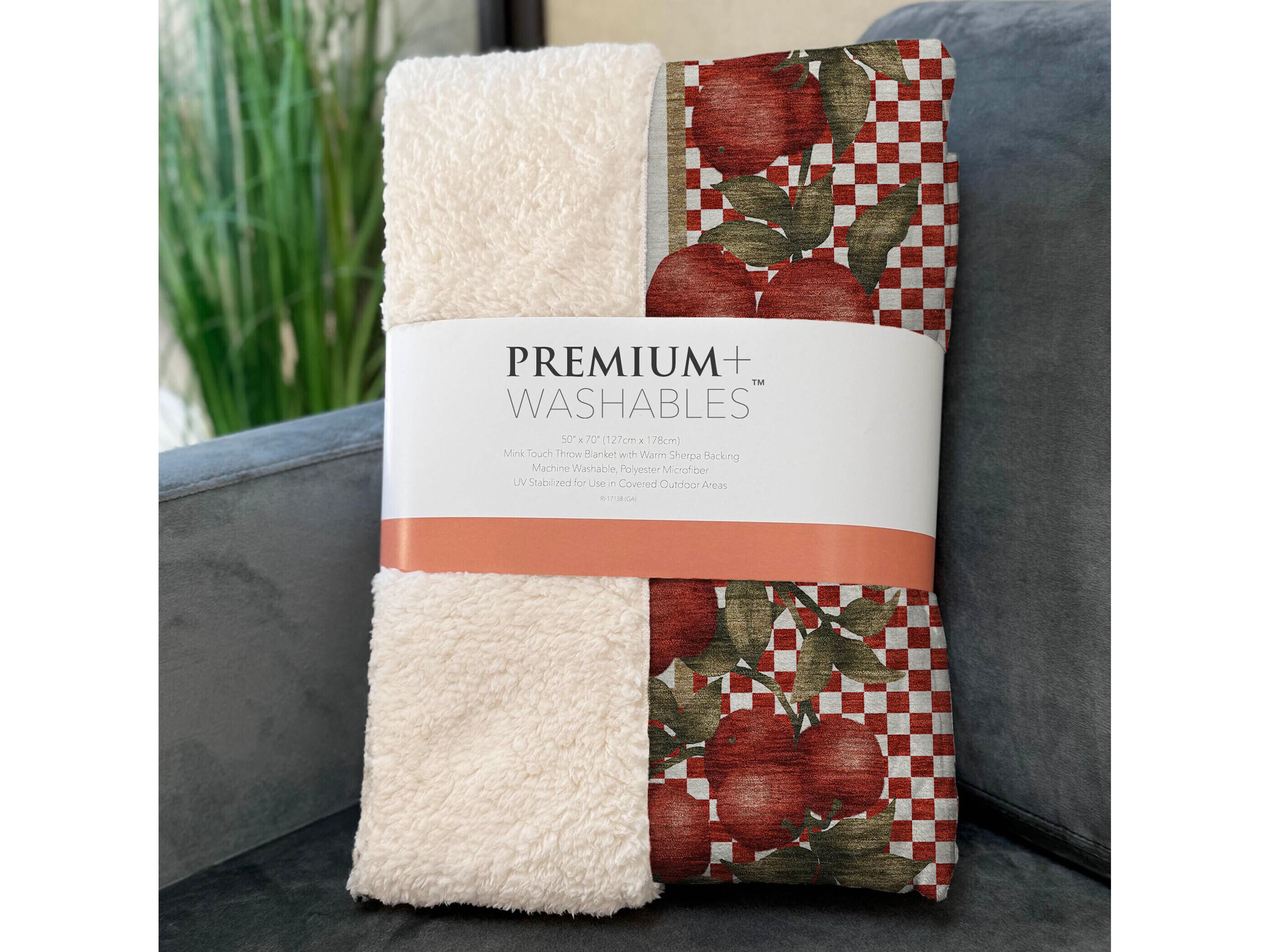 Dalyn Sherpa Red Polyester Throw