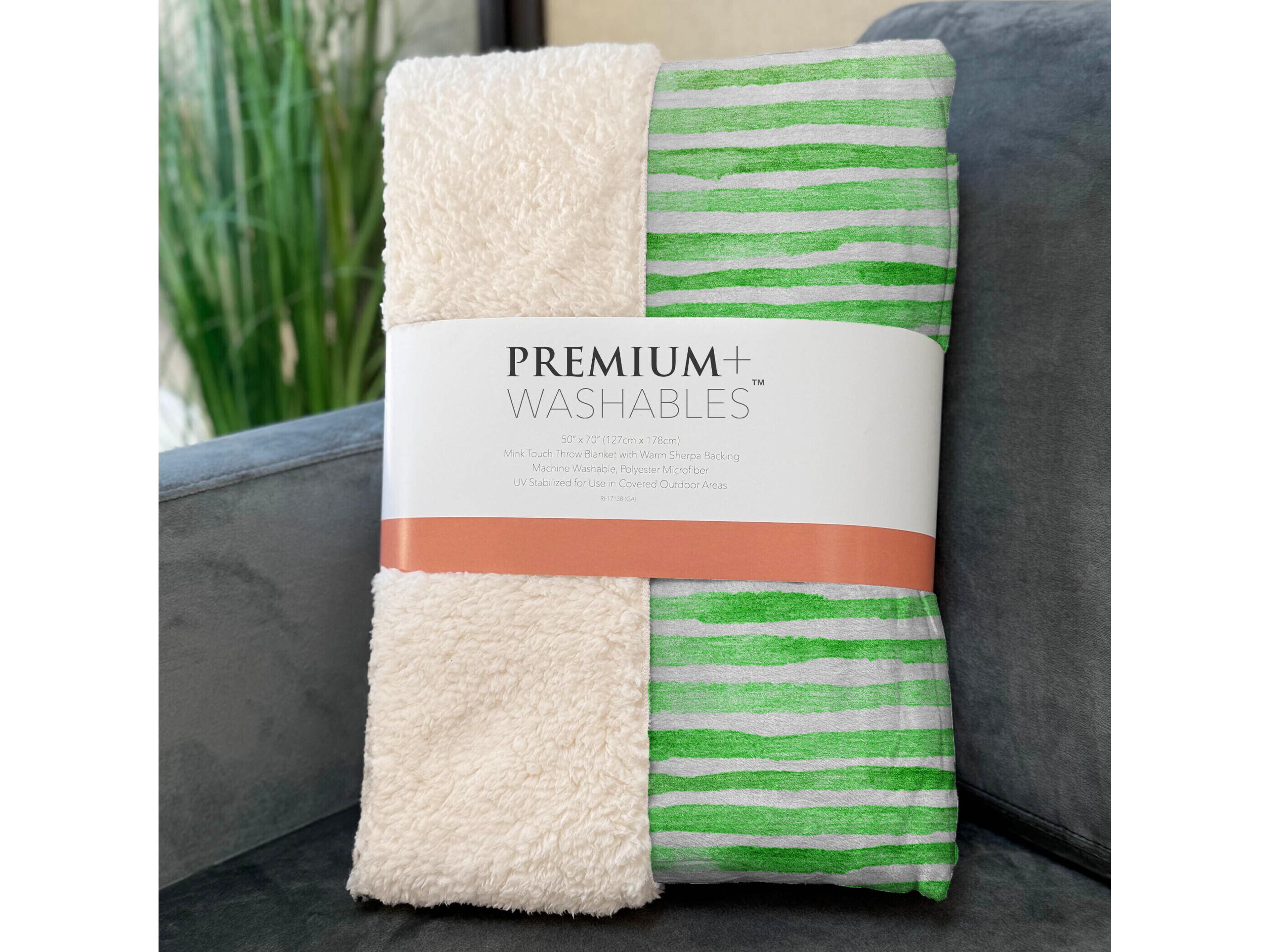 Dalyn Sherpa Green Polyester Throw