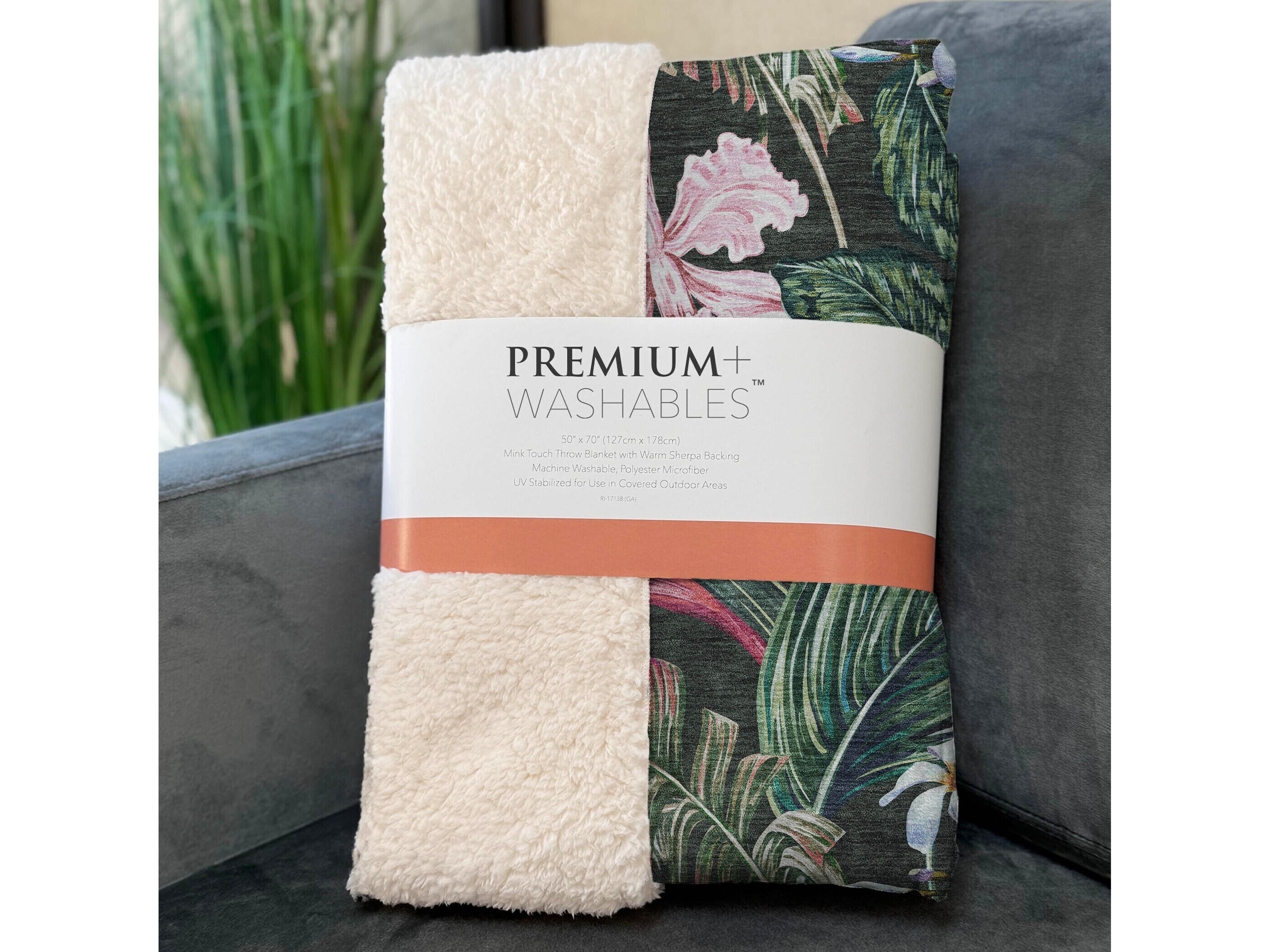 Dalyn Sherpa Black Polyester Throw