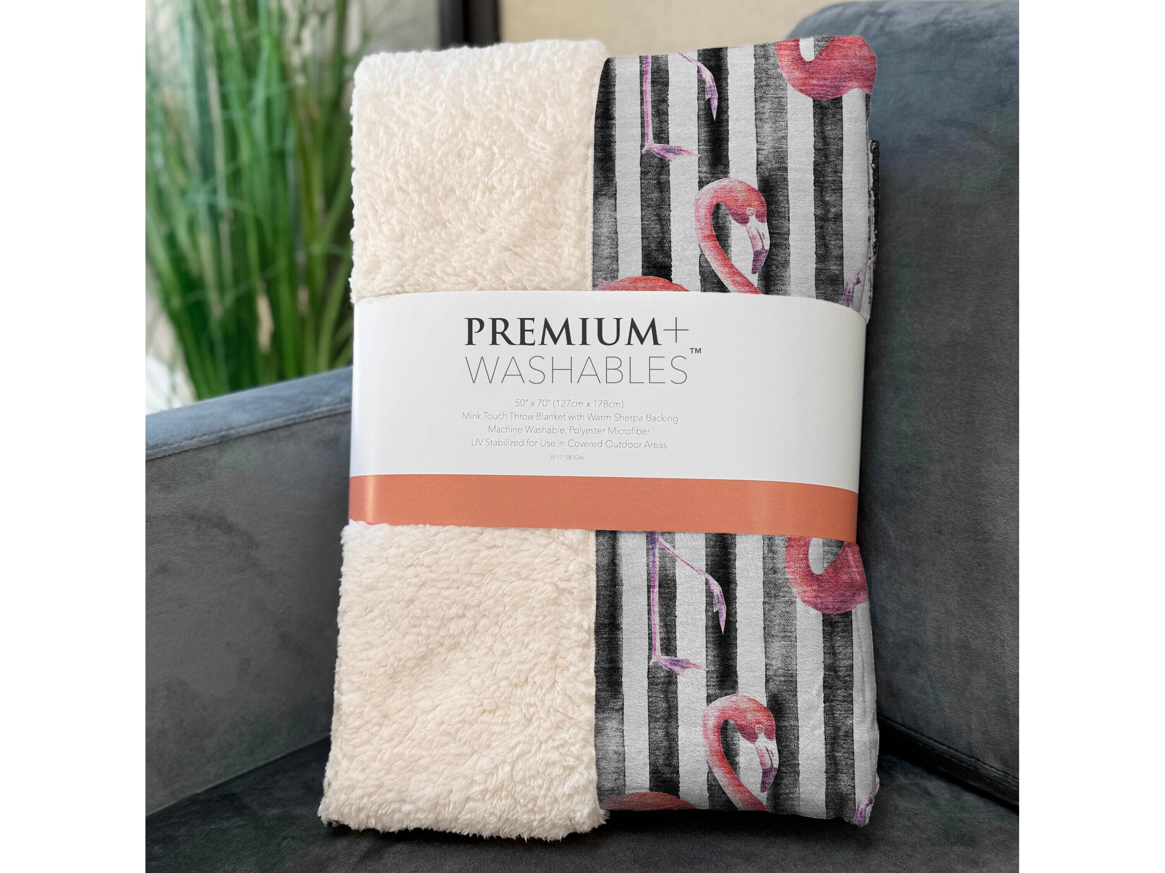 Dalyn Sherpa Black Polyester Throw