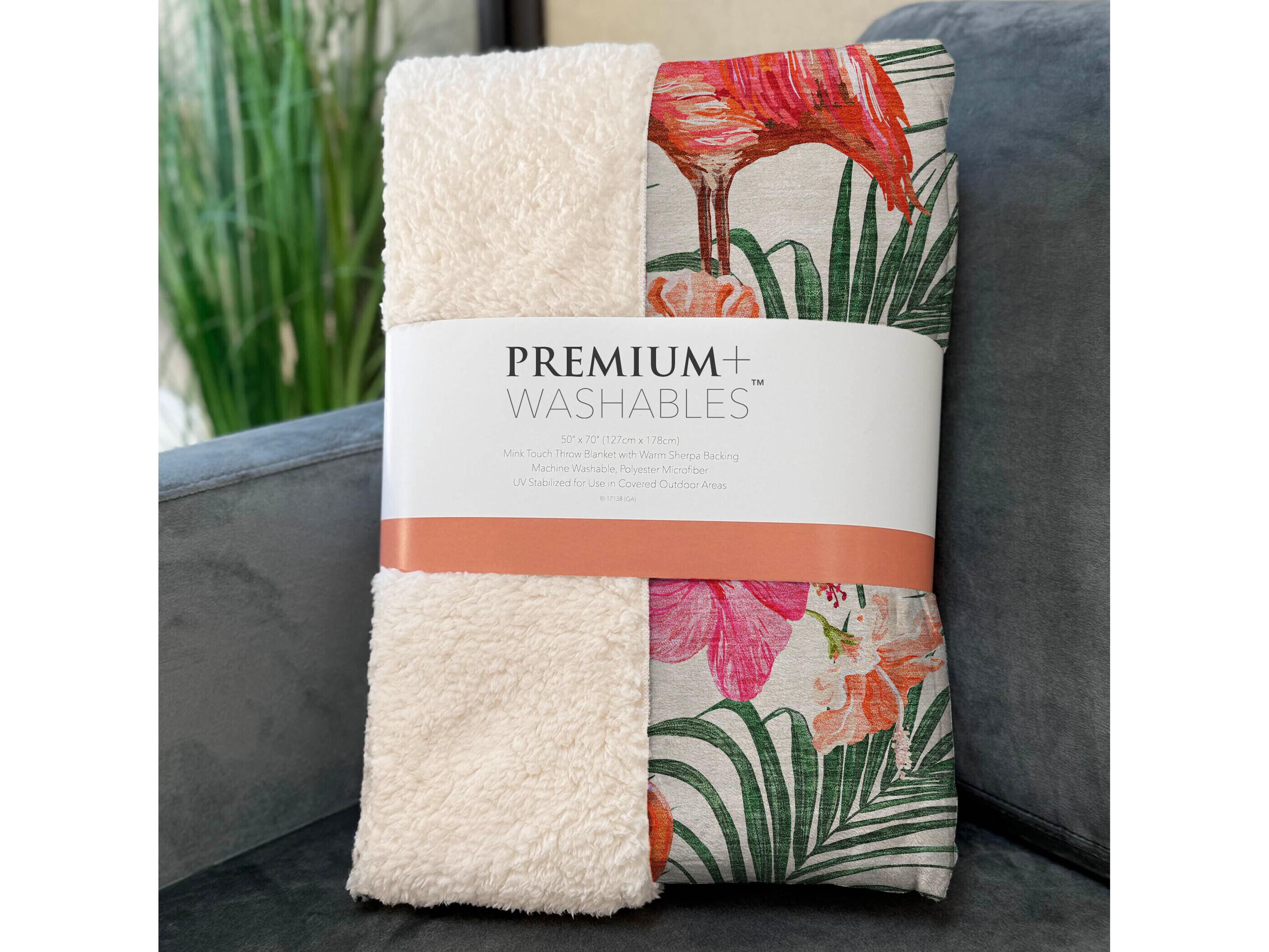 Dalyn Sherpa Ivory Polyester Throw