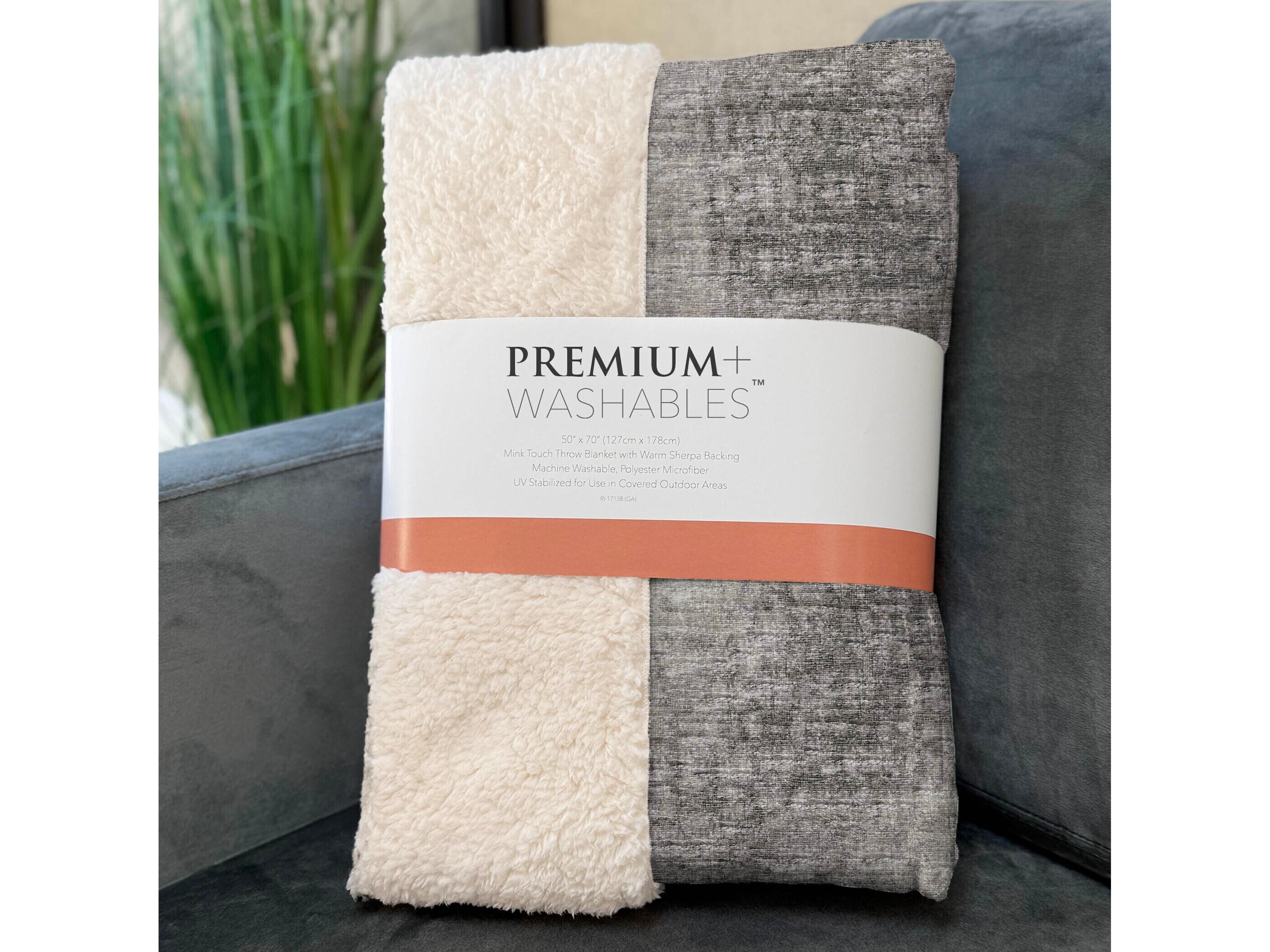 Dalyn Sherpa Taupe Polyester Throw