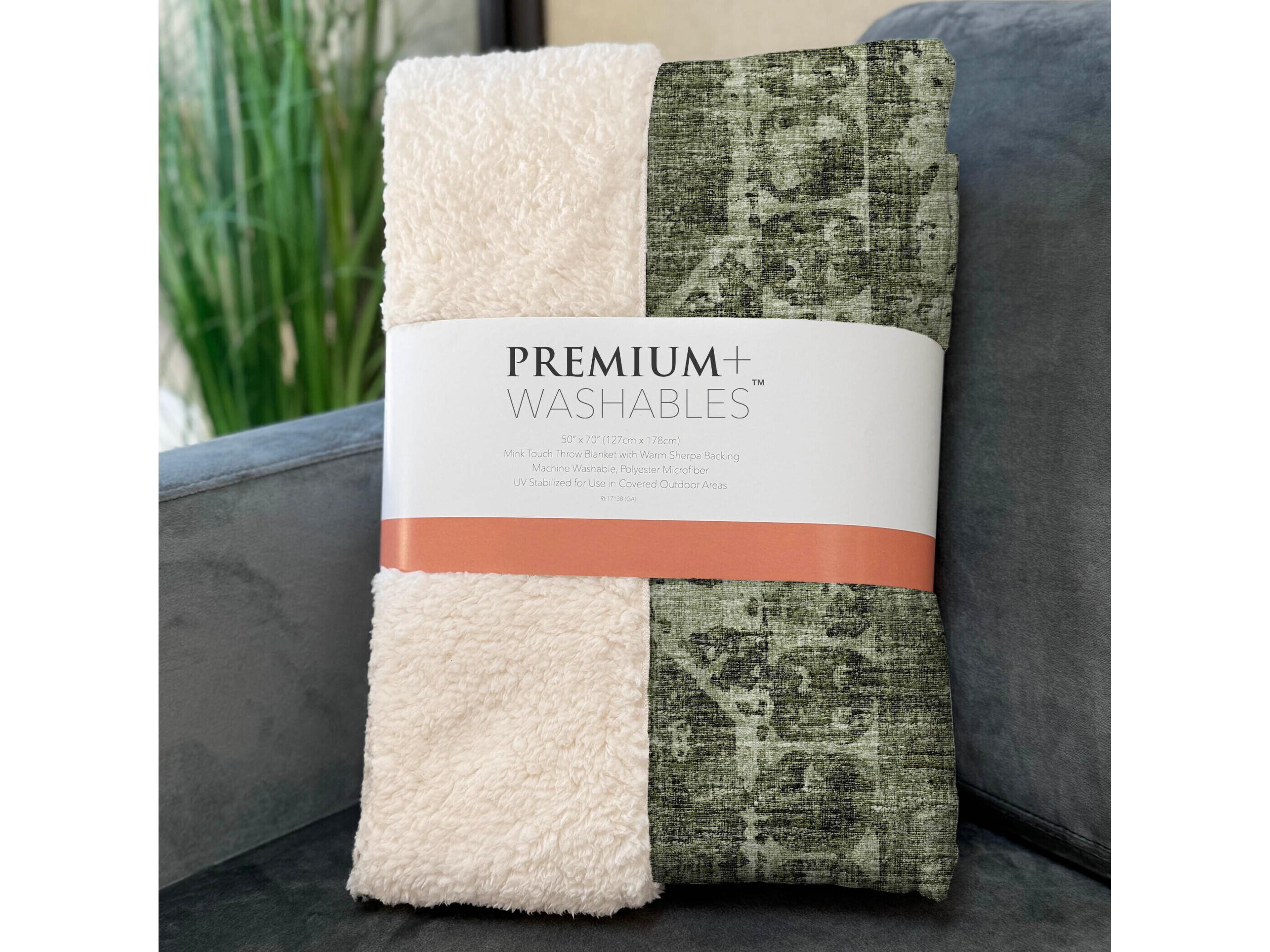 Dalyn Sherpa Green Polyester Throw