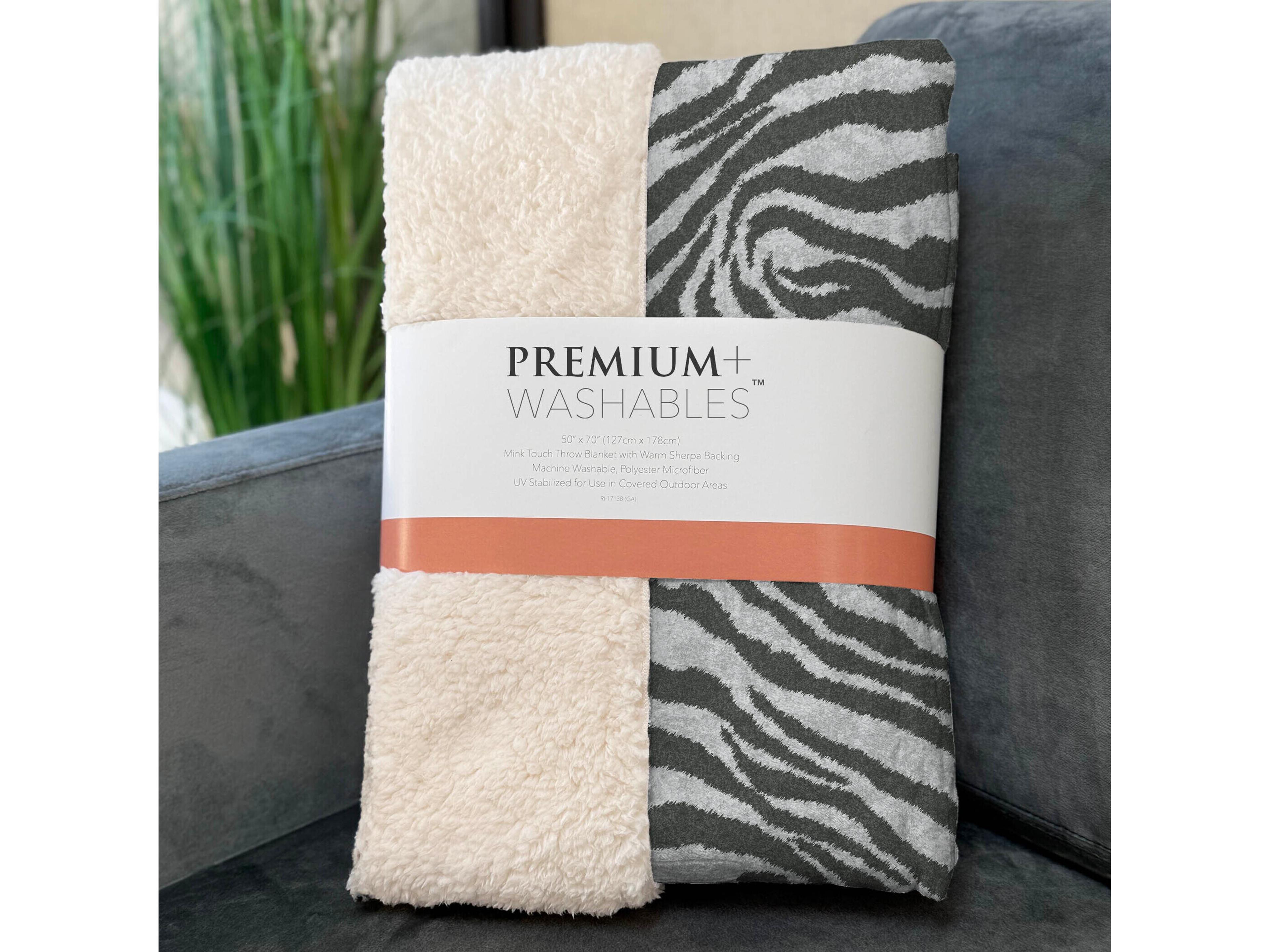 Dalyn Sherpa Gray Polyester Throw
