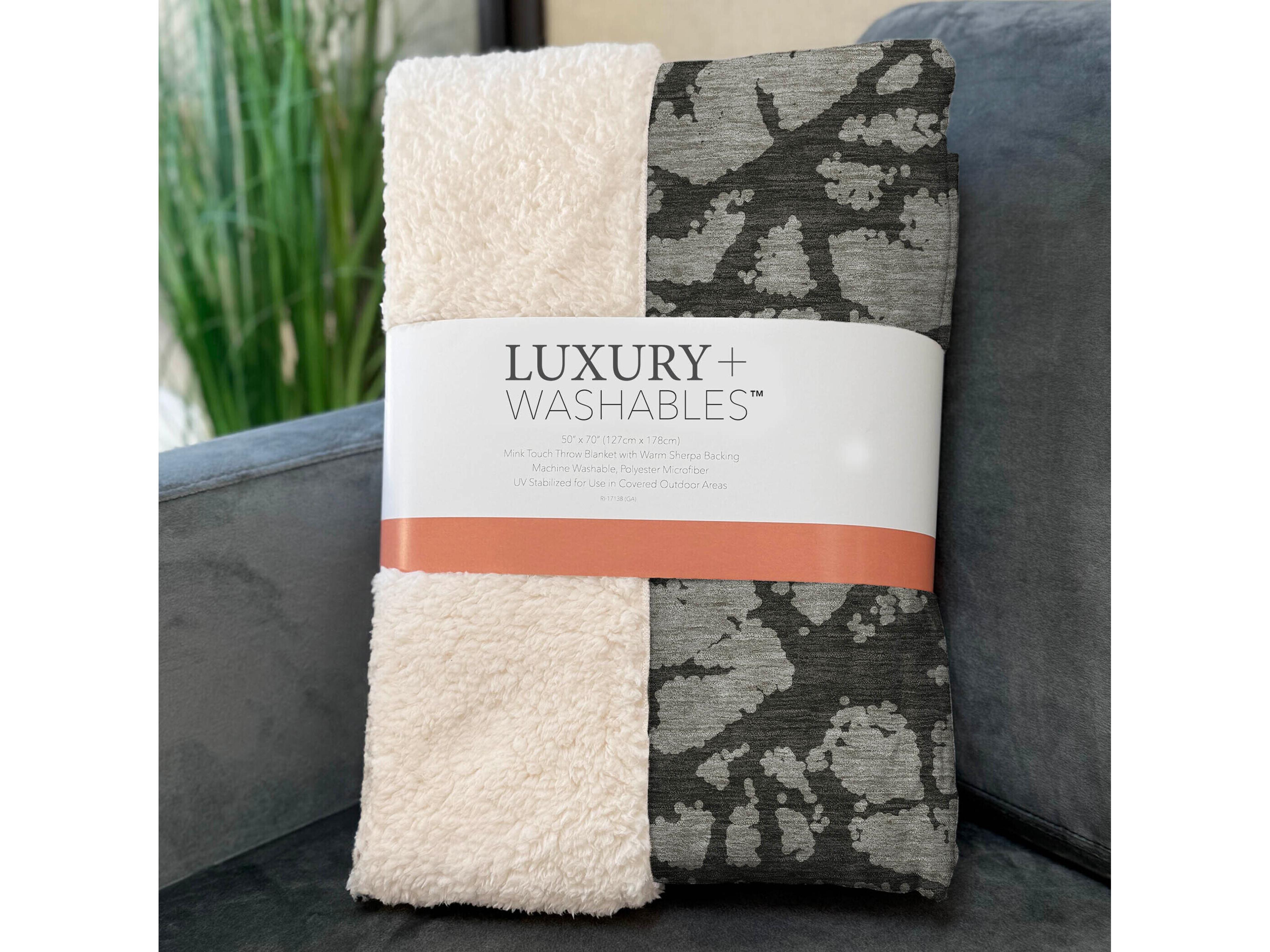 Dalyn Sherpa Gray Polyester Throw