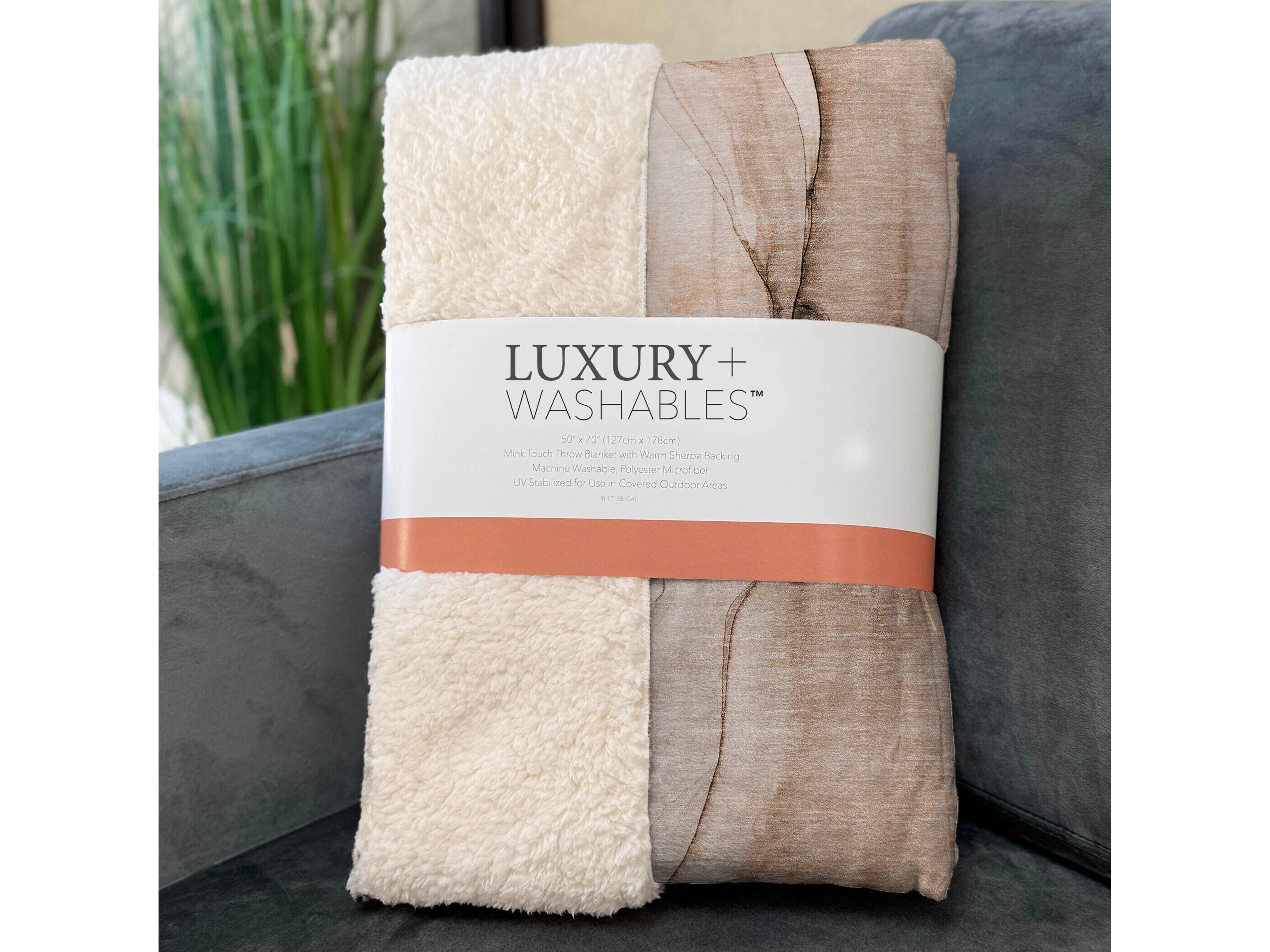 Dalyn Sherpa Orange Polyester Throw